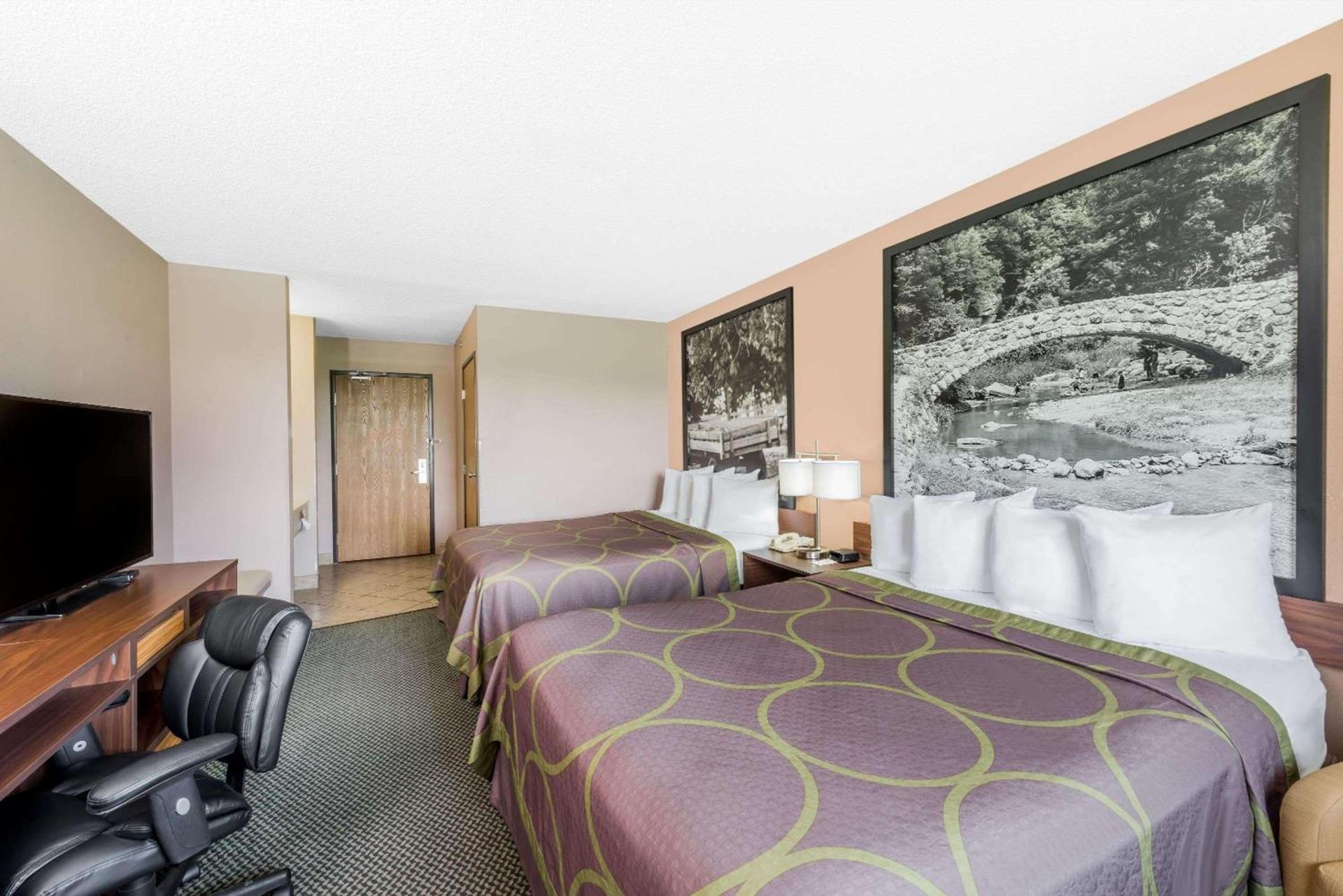 Super 8 by Wyndham Winfield-Quail Ridge Area photo 8