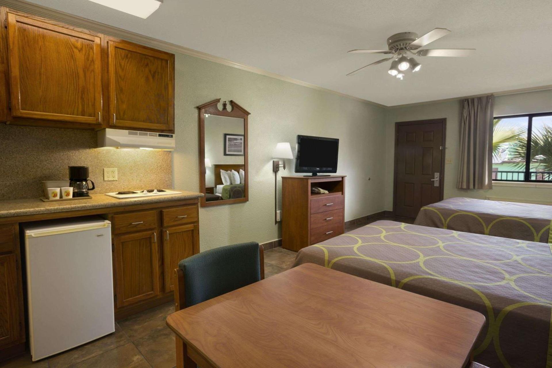 Super 8 by Wyndham South Padre Island photo 5