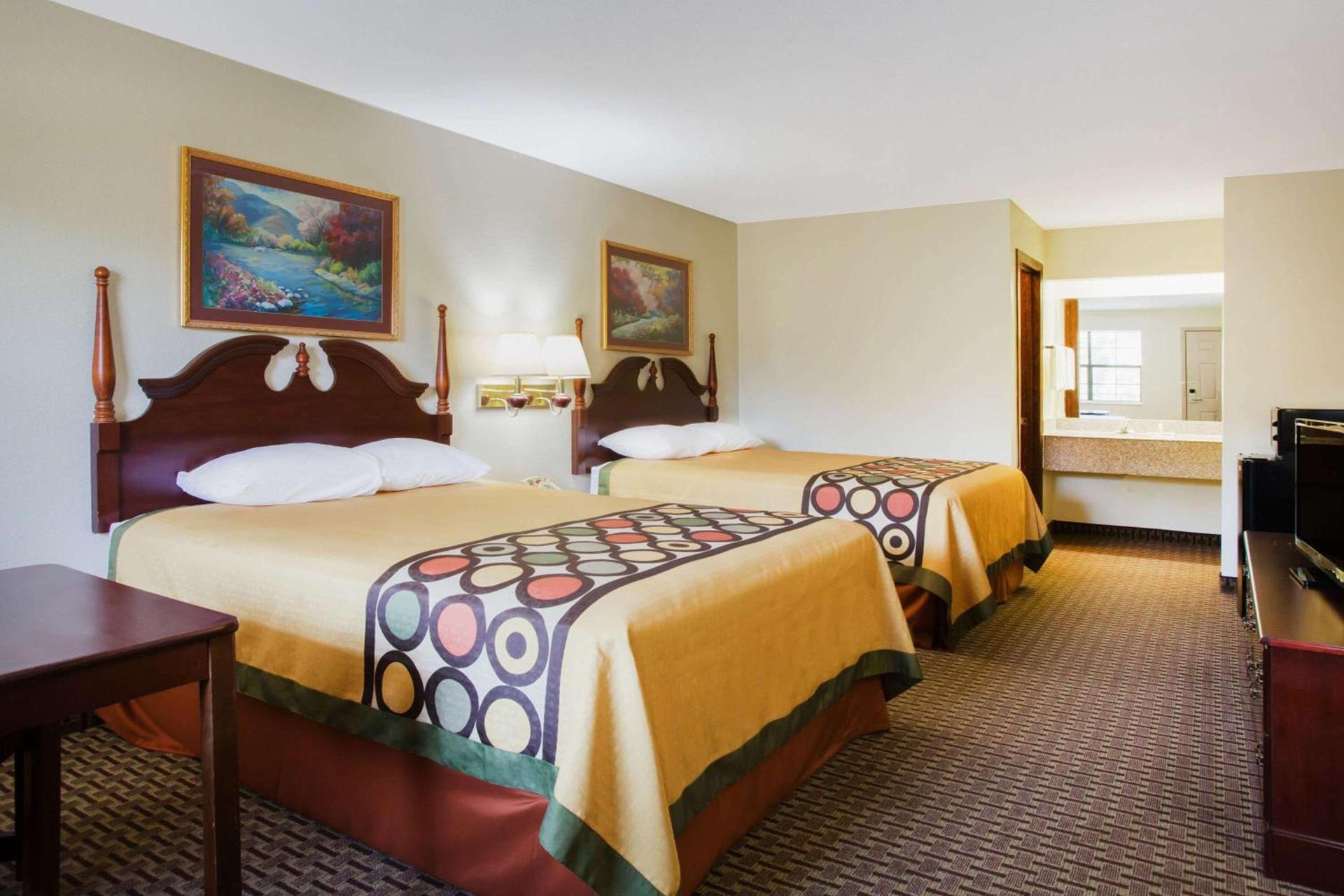 Super 8 by Wyndham Cabot photo 9