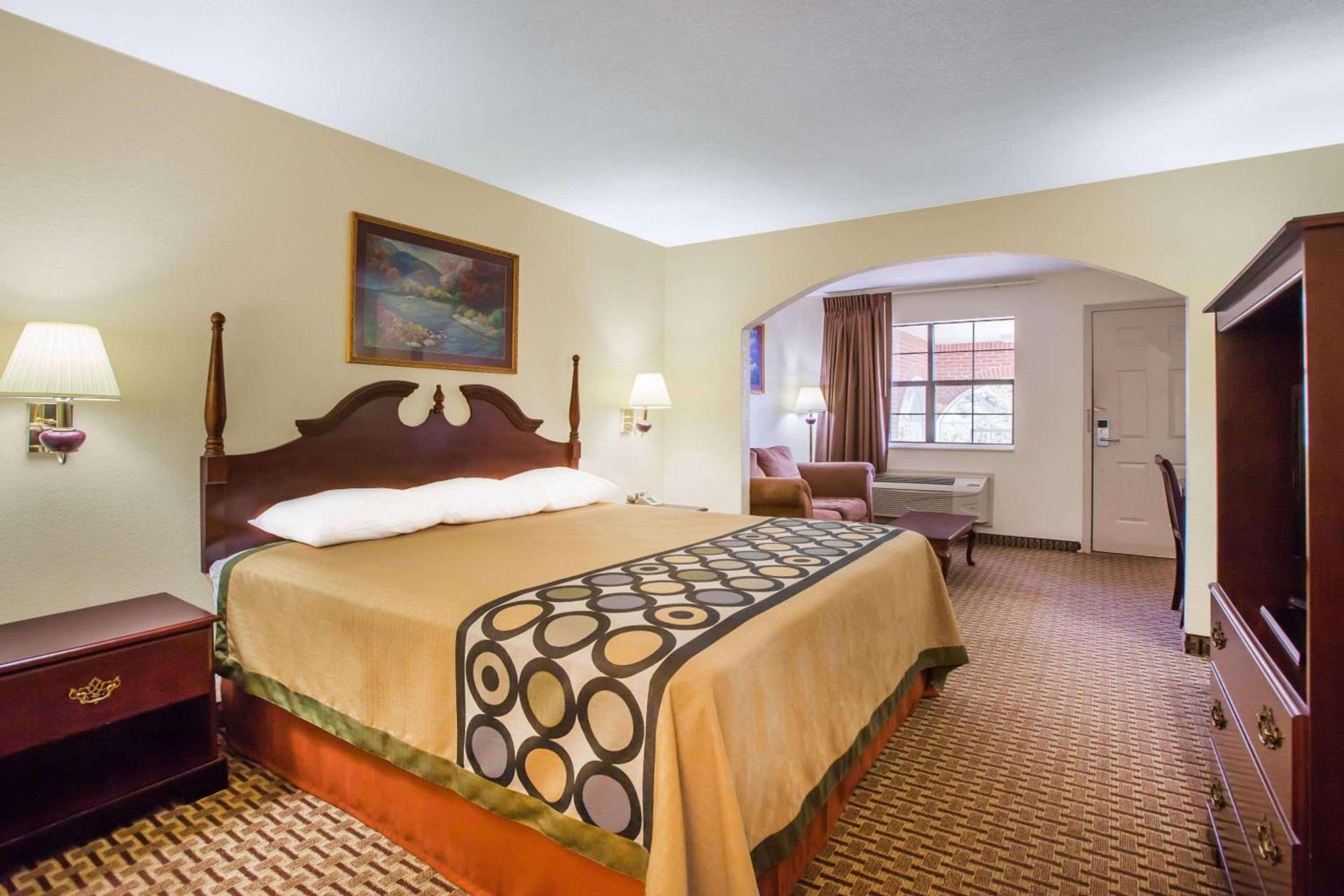 Super 8 by Wyndham Cabot photo 7