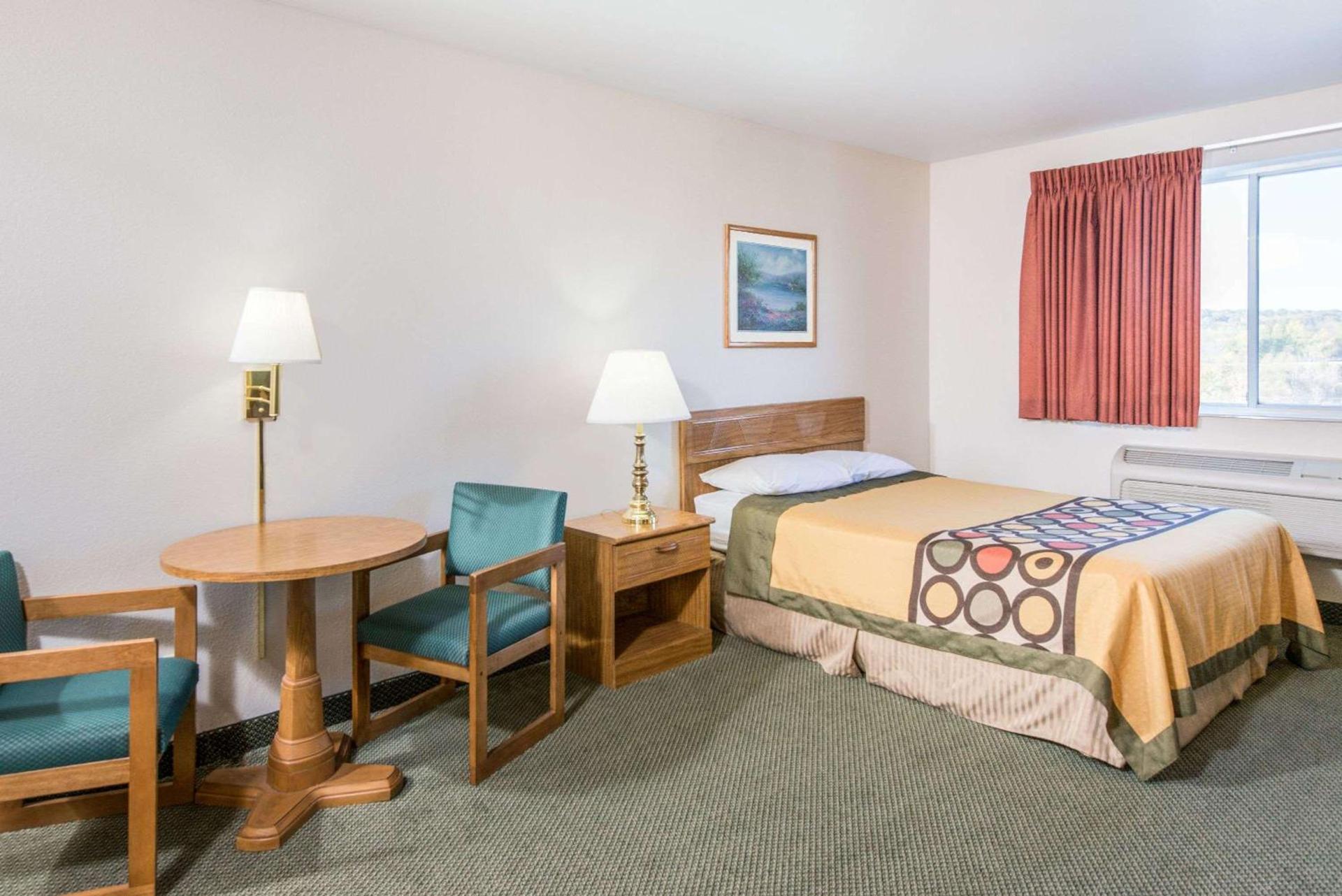 Super 8 by Wyndham West Middlesex/Sharon Area photo 10