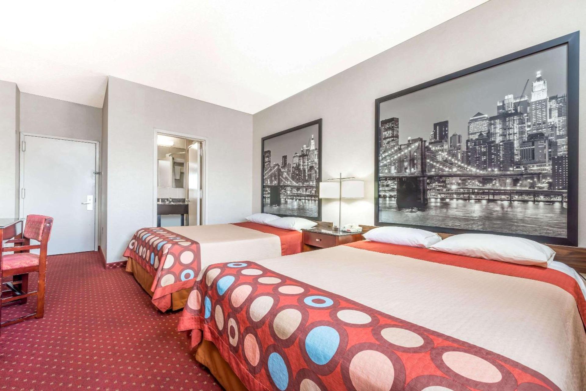Super 8 by Wyndham North Bergen NJ/NYC Area photo 12