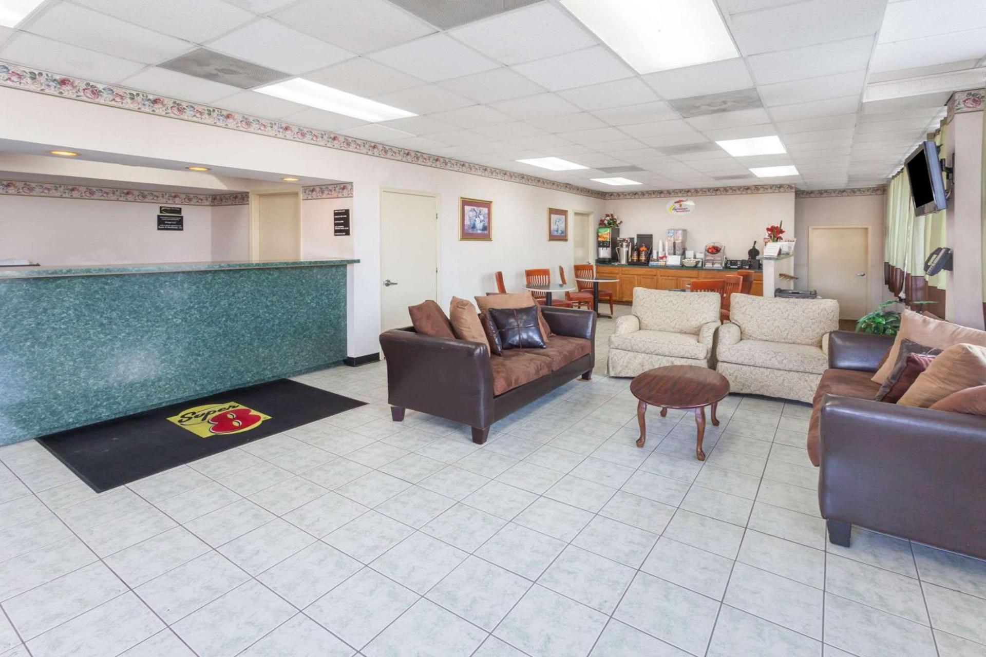 Super 8 by Wyndham Manassas photo 3