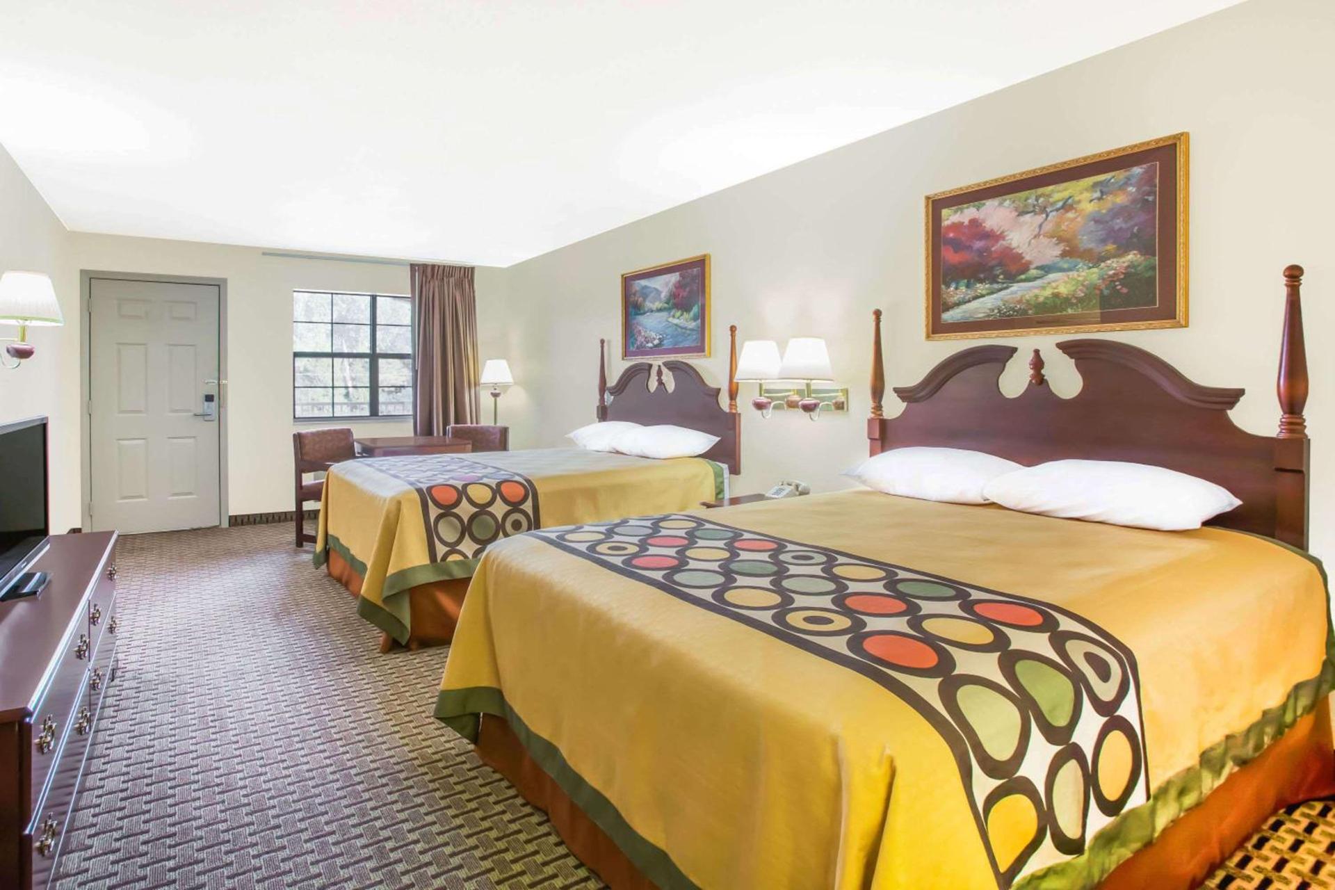 Super 8 by Wyndham Cabot photo 14