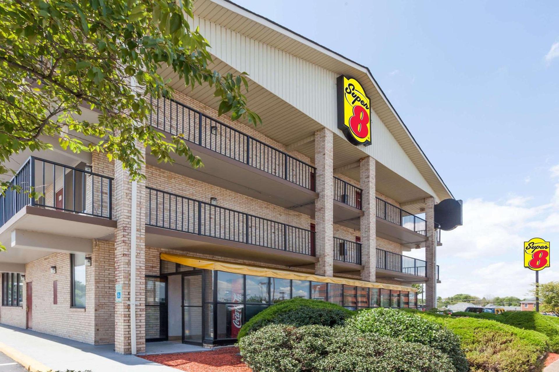 Super 8 by Wyndham Manassas photo 2