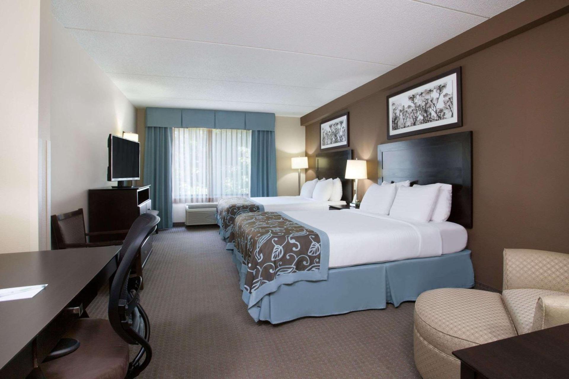 Wingate by Wyndham Garner/Raleigh South photo 9