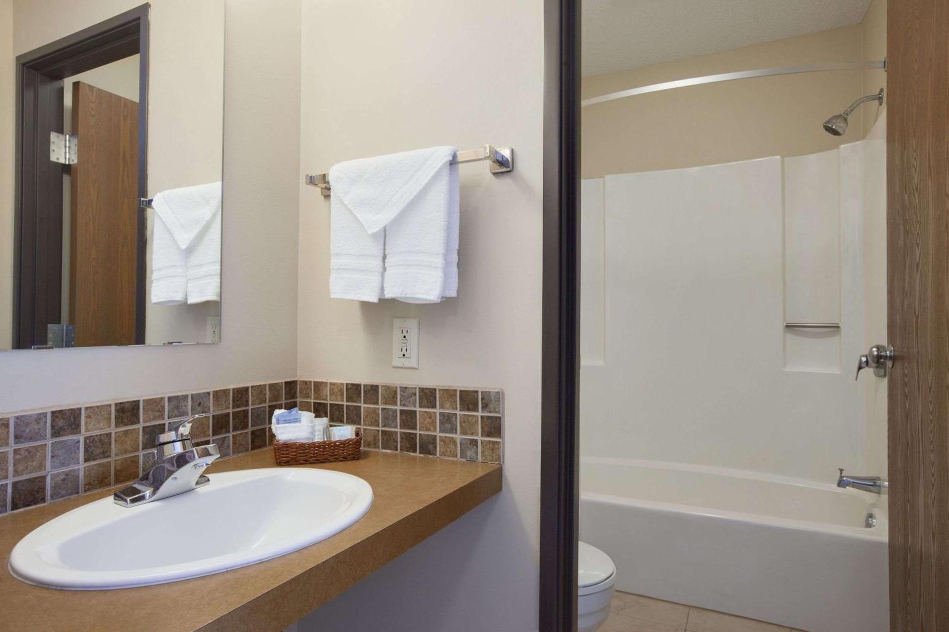 Travelodge by Wyndham Motel of St Cloud photo 24