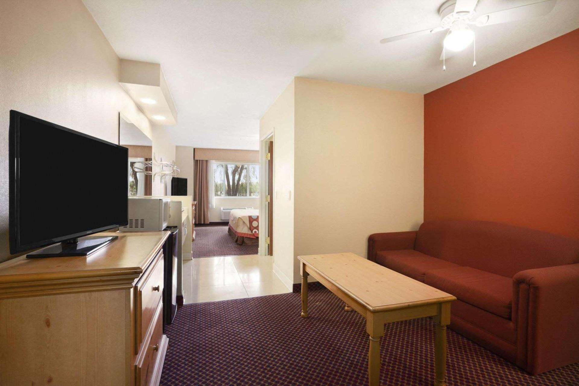 Super 8 by Wyndham Marana/Tucson Area photo 11