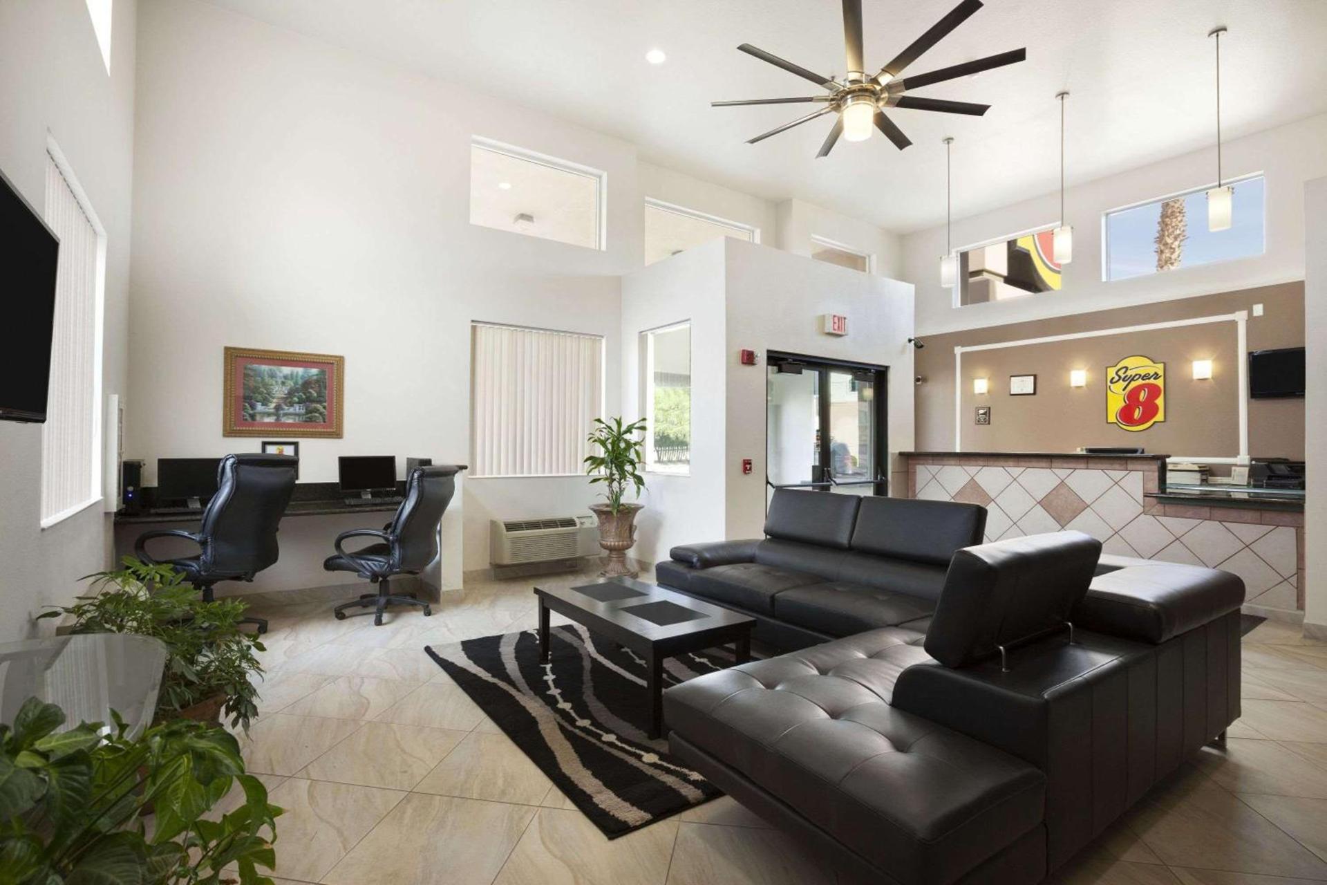 Super 8 by Wyndham Marana/Tucson Area photo 3