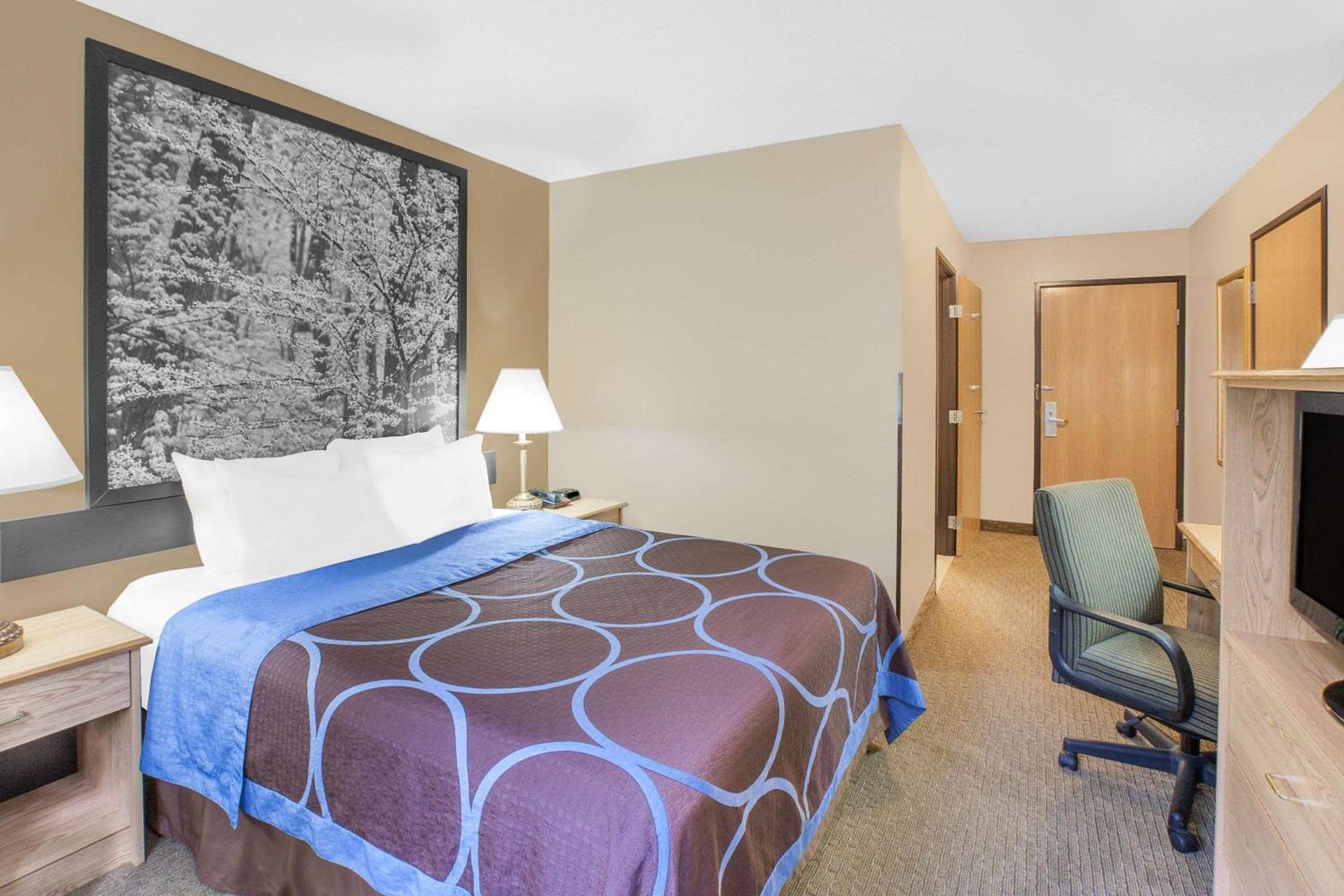 Super 8 by Wyndham Seville photo 10