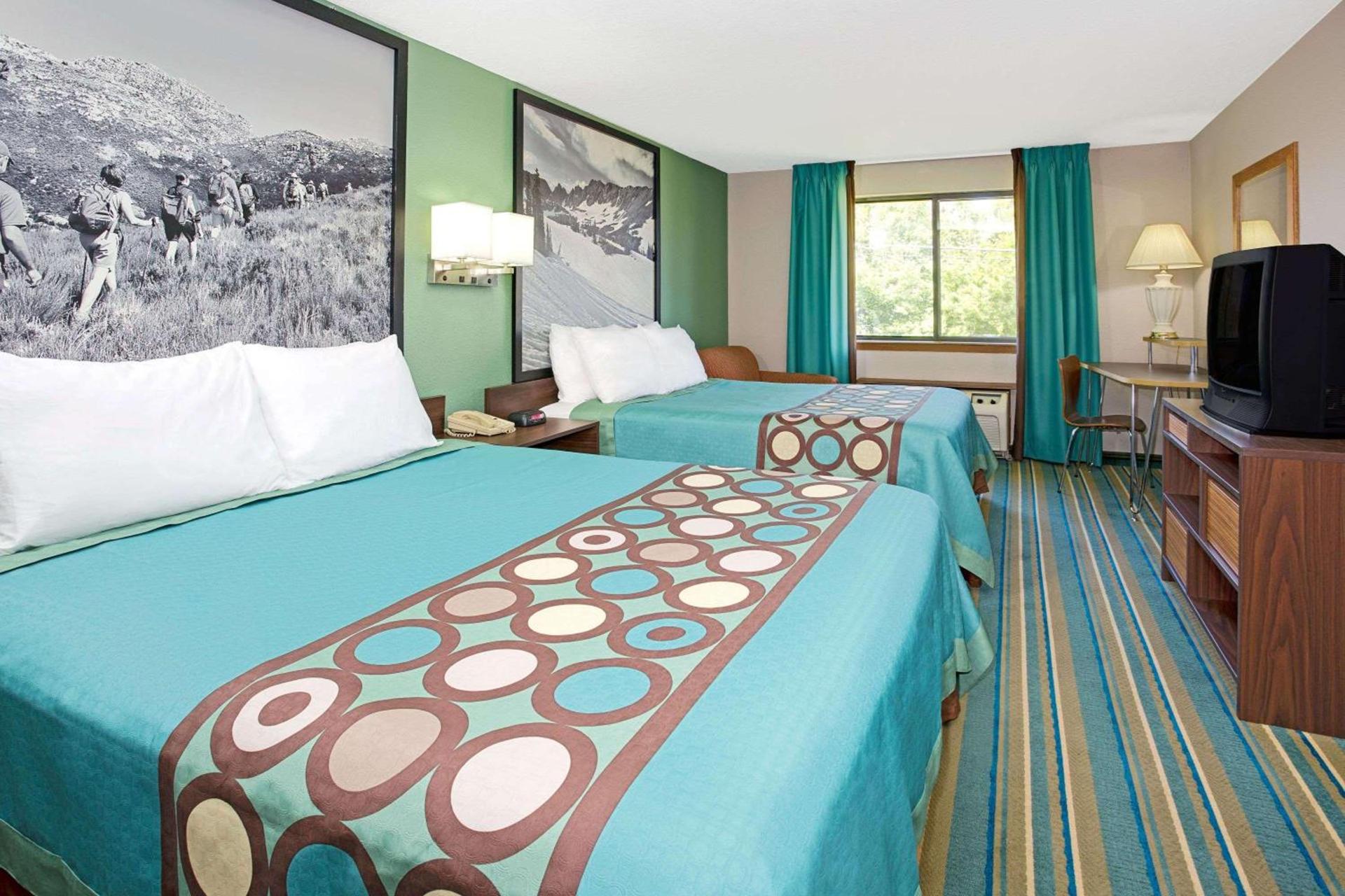 Super 8 by Wyndham Denver Stapleton photo 10