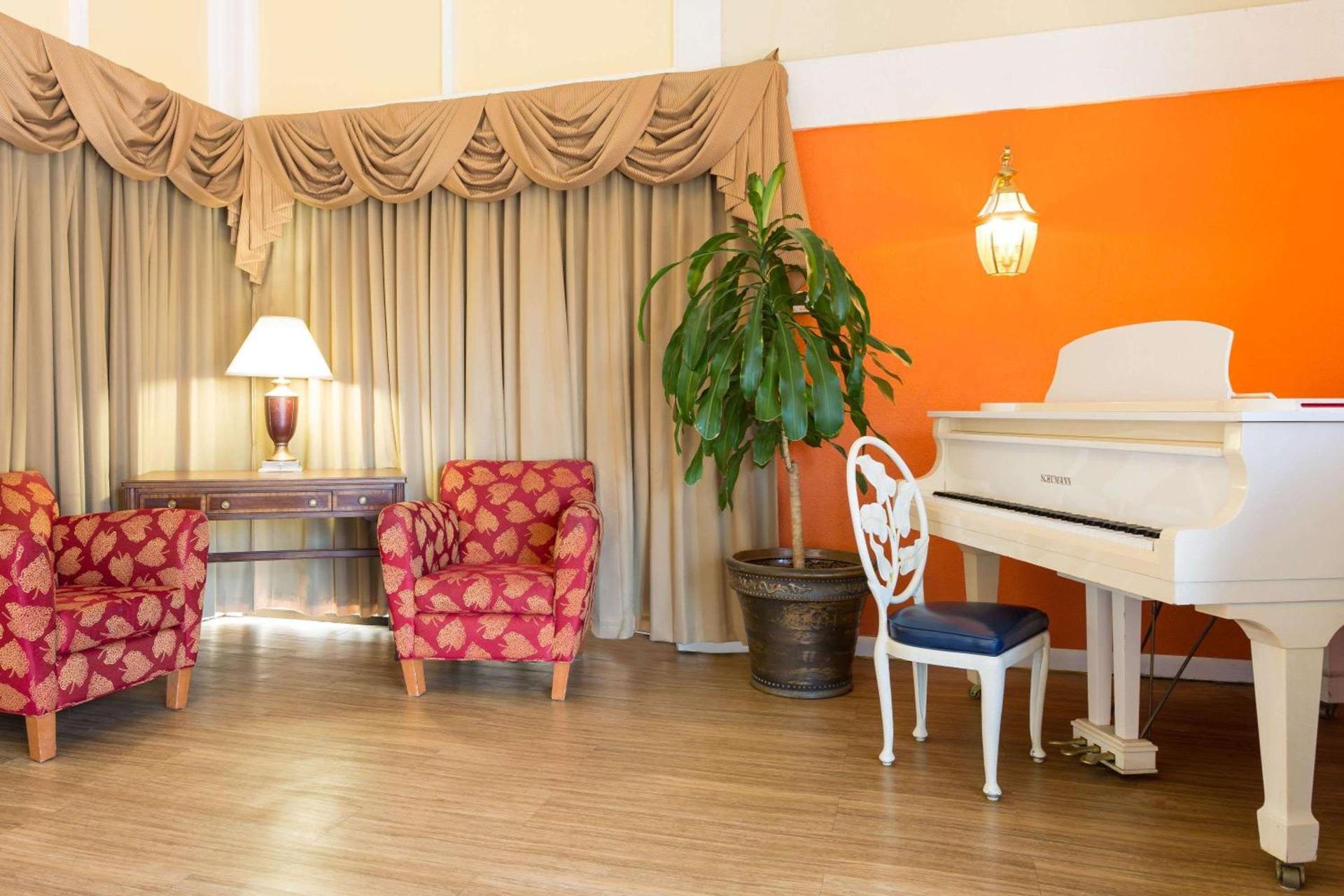 Howard Johnson by Wyndham Williamsburg photo 5