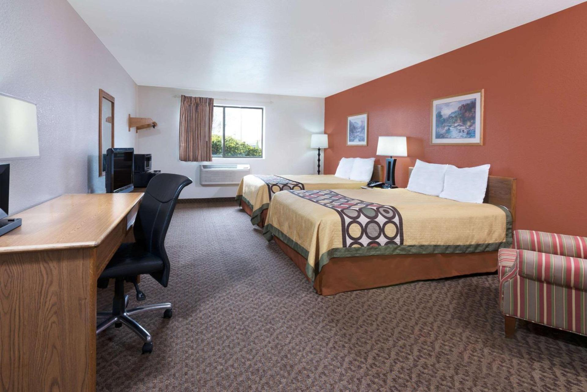 Super 8 by Wyndham Morgantown photo 12