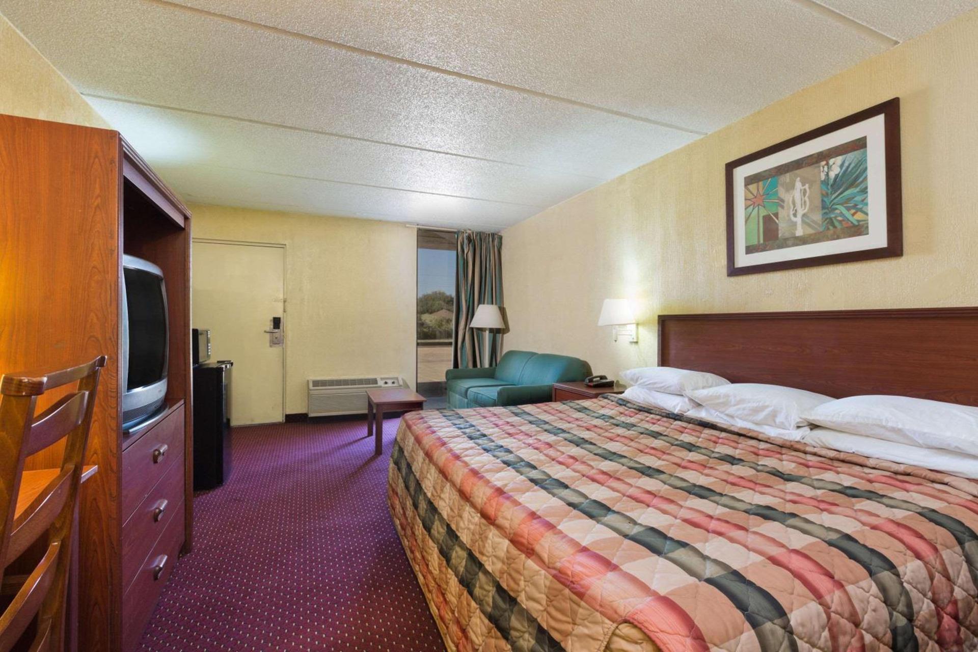 Knights Inn Brenham photo 3