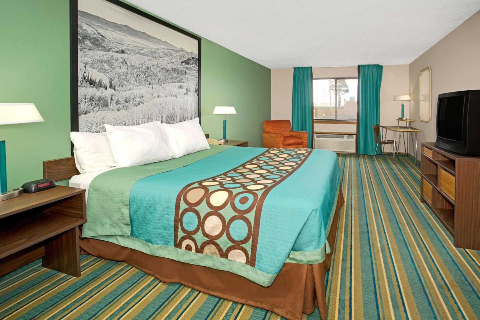 Super 8 by Wyndham Denver Stapleton photo 7