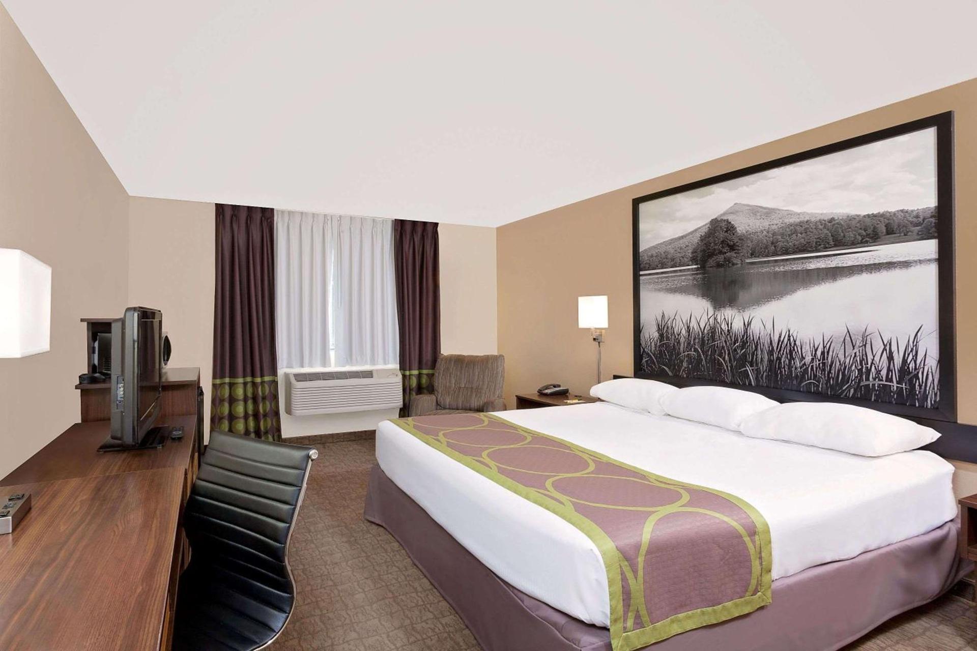 Super 8 by Wyndham Lebanon photo 23