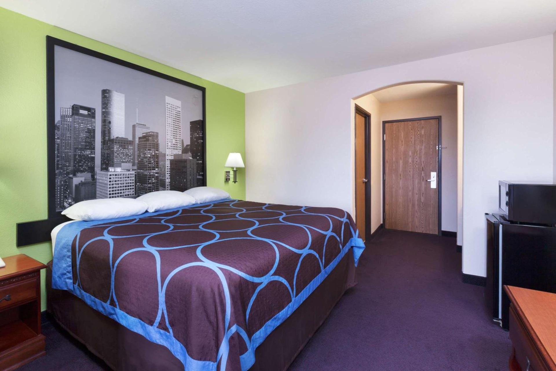 Super 8 by Wyndham Huntsville photo 5