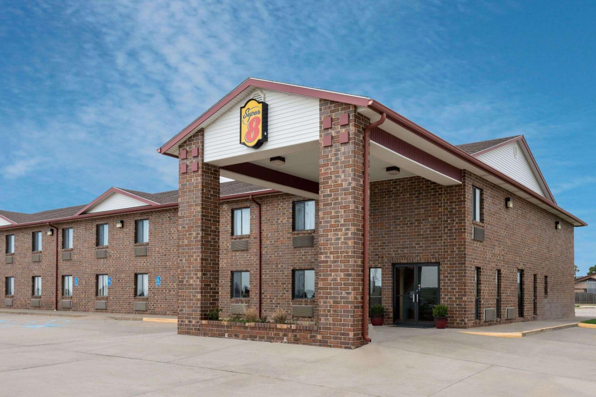 Super 8 by Wyndham Wakeeney photo 1