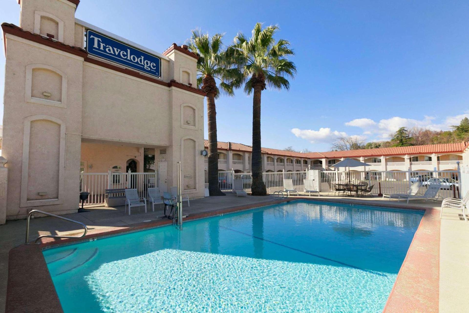 Travelodge by Wyndham Redding CA photo 2