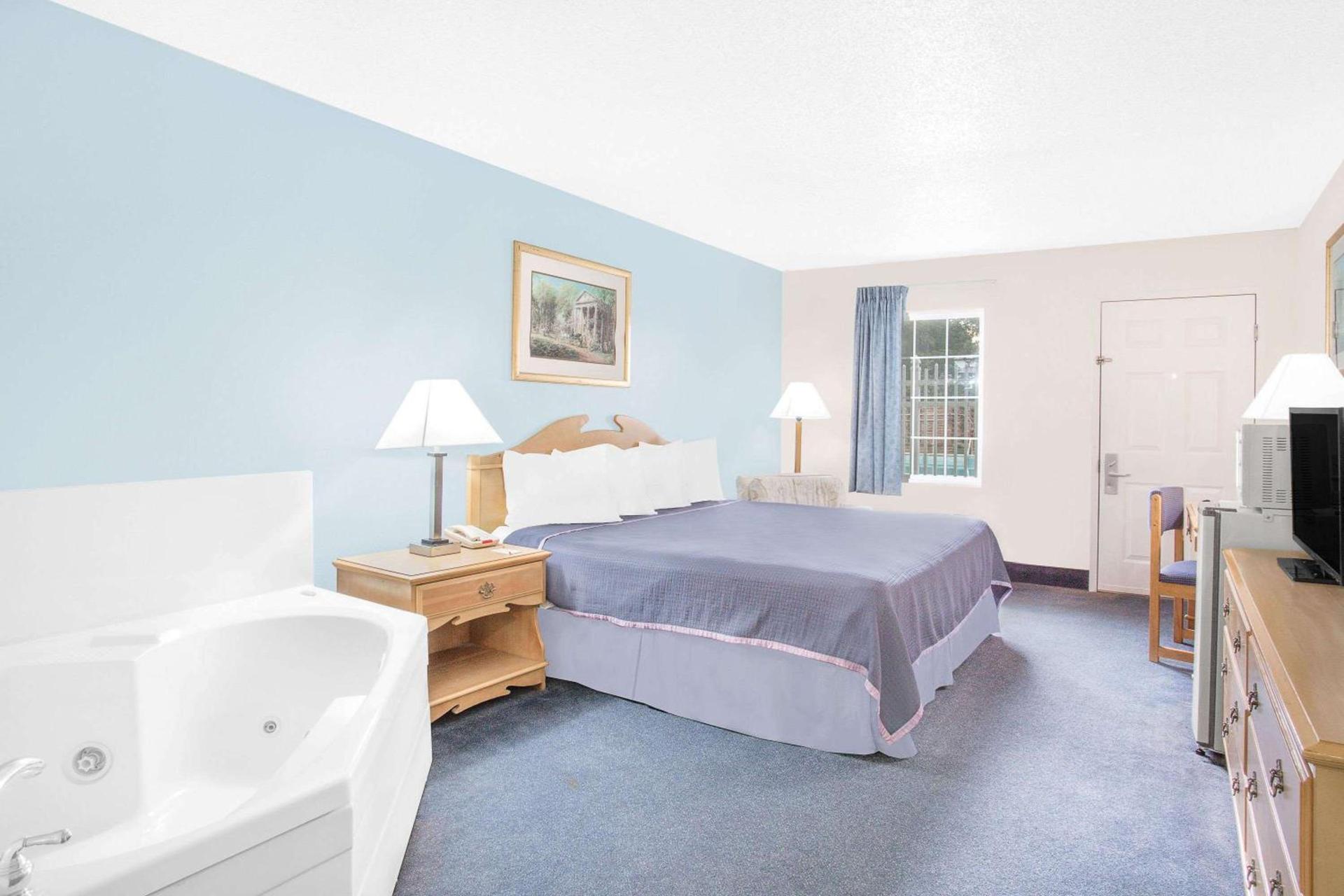 Howard Johnson by Wyndham Staunton photo 32