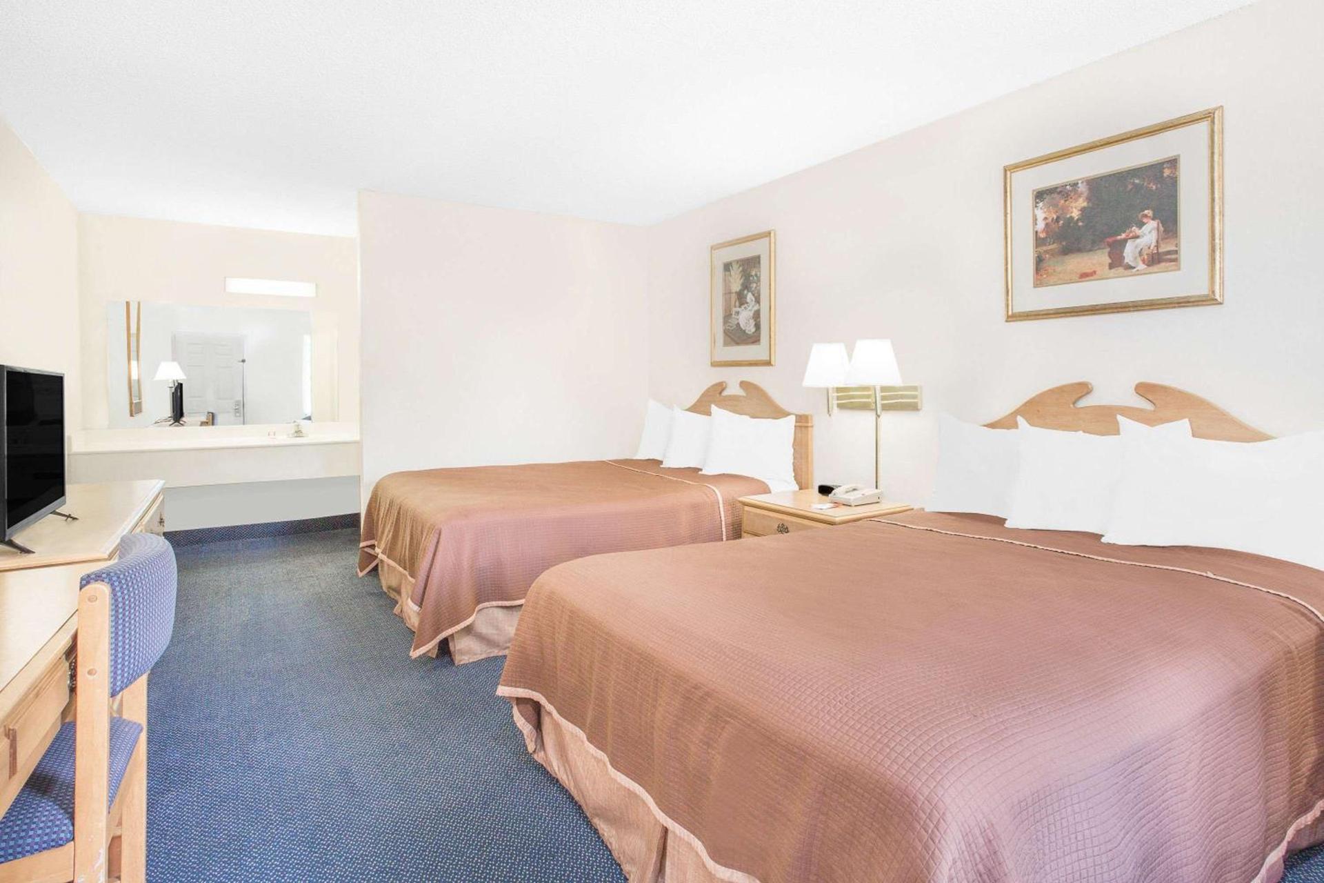 Howard Johnson by Wyndham Staunton photo 15