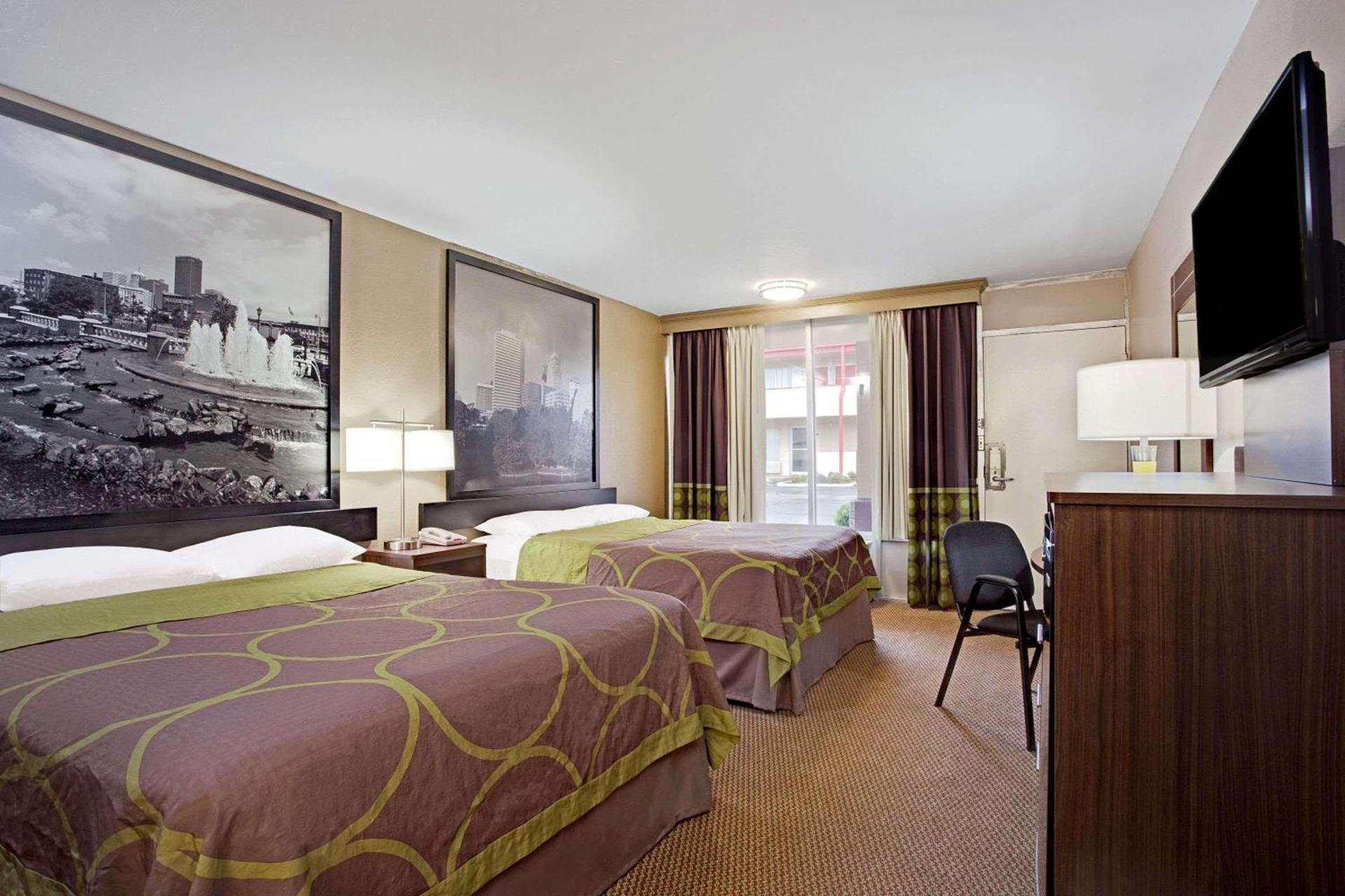 Super 8 by Wyndham Oklahoma/Frontier City photo 12