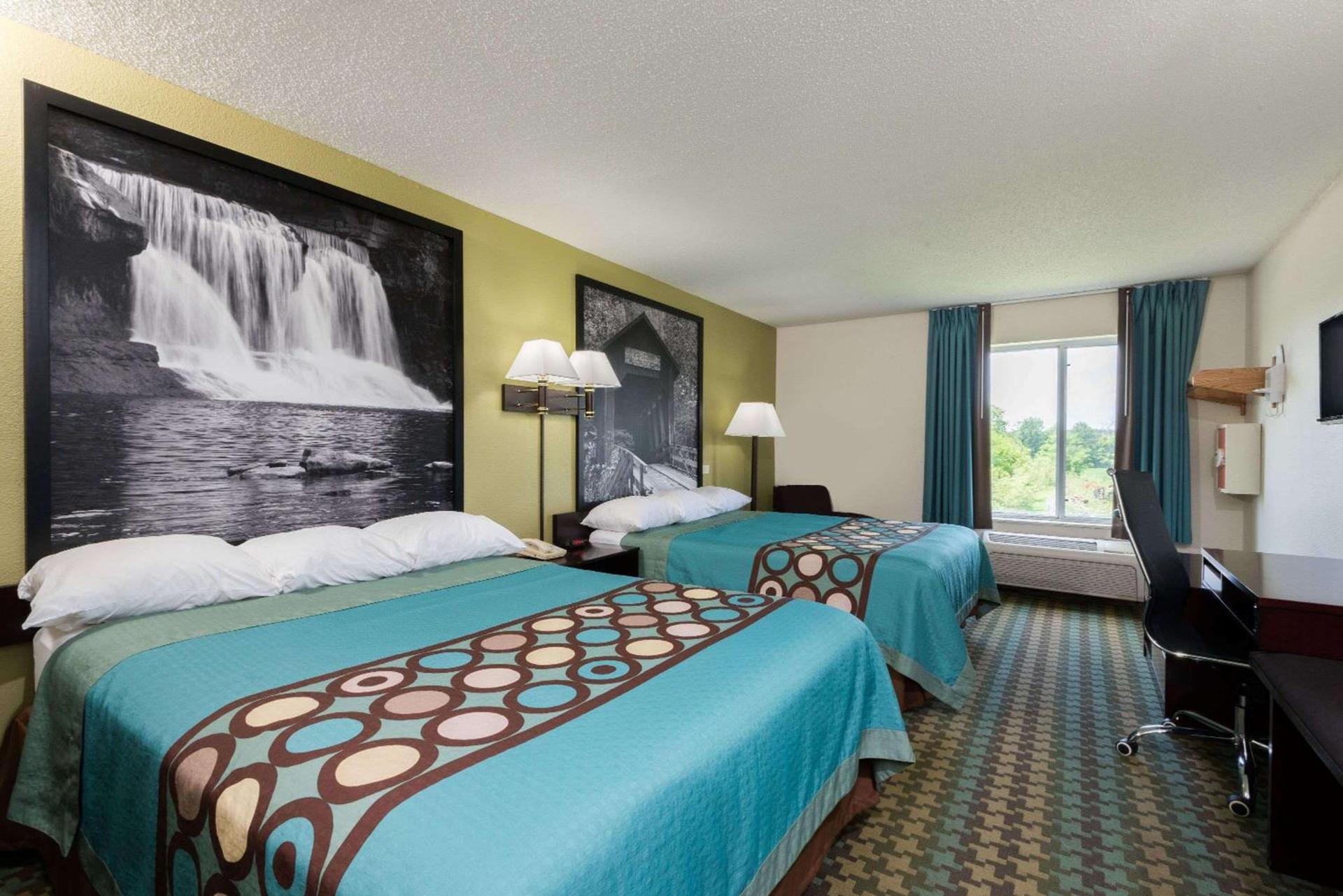 Super 8 by Wyndham Cloverdale IN photo 7