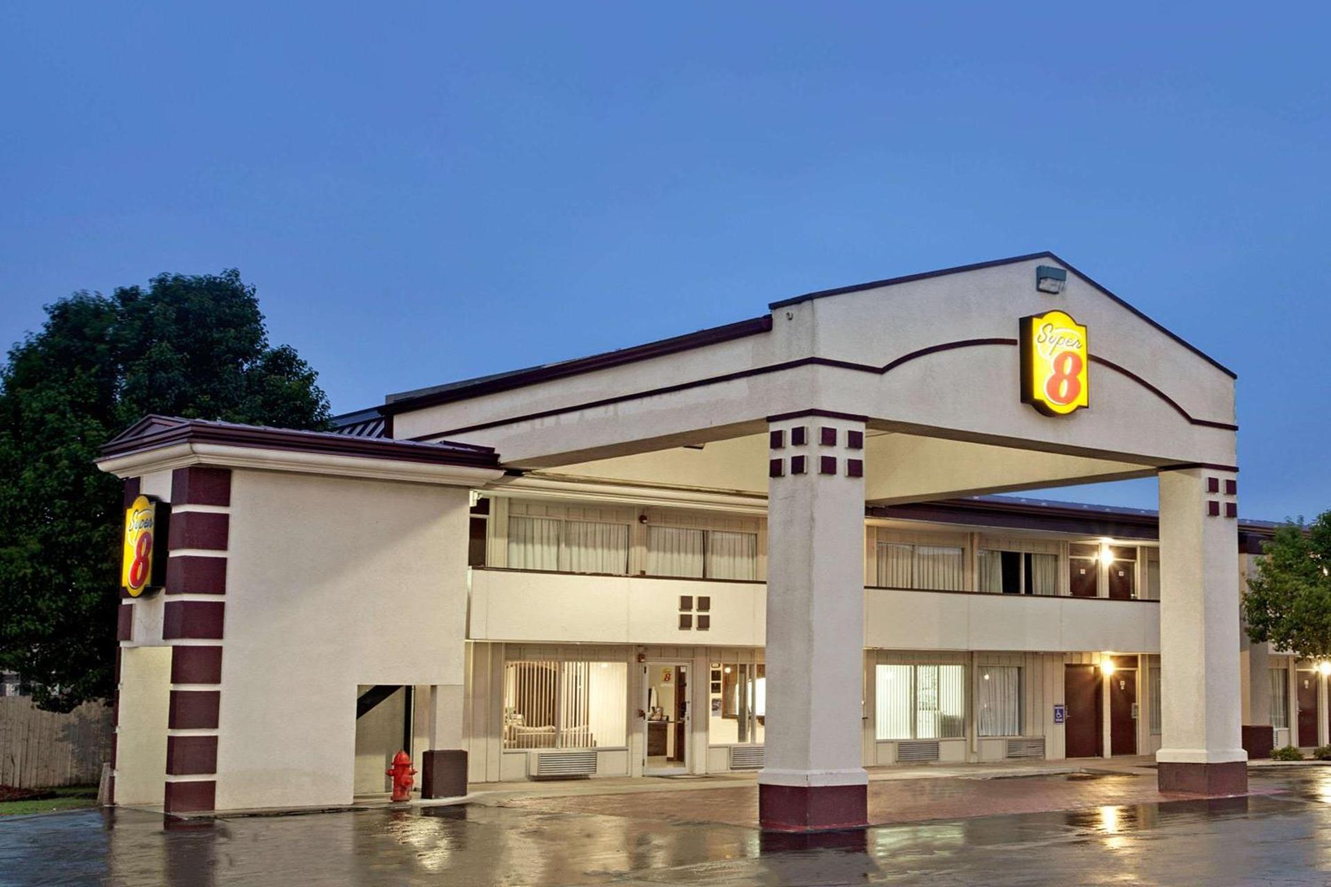 Super 8 by Wyndham Oklahoma/Frontier City photo 3