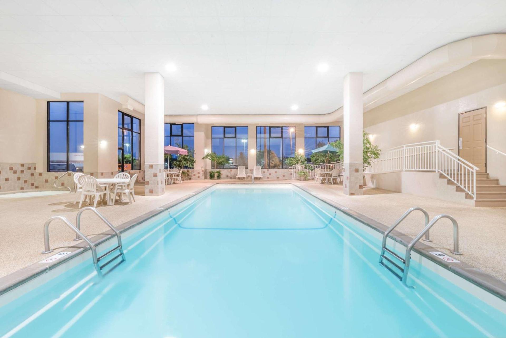 Elevation Inn & Suites, Trademark Collection by Wyndham Downtown Rapid City- Walking Distance To The Monument photo 2