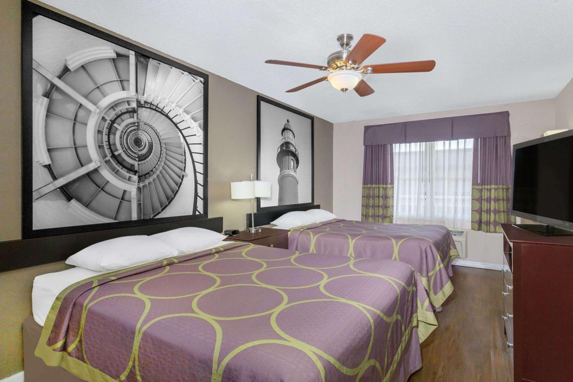 Super 8 by Wyndham Ellenton Bradenton Area photo 6