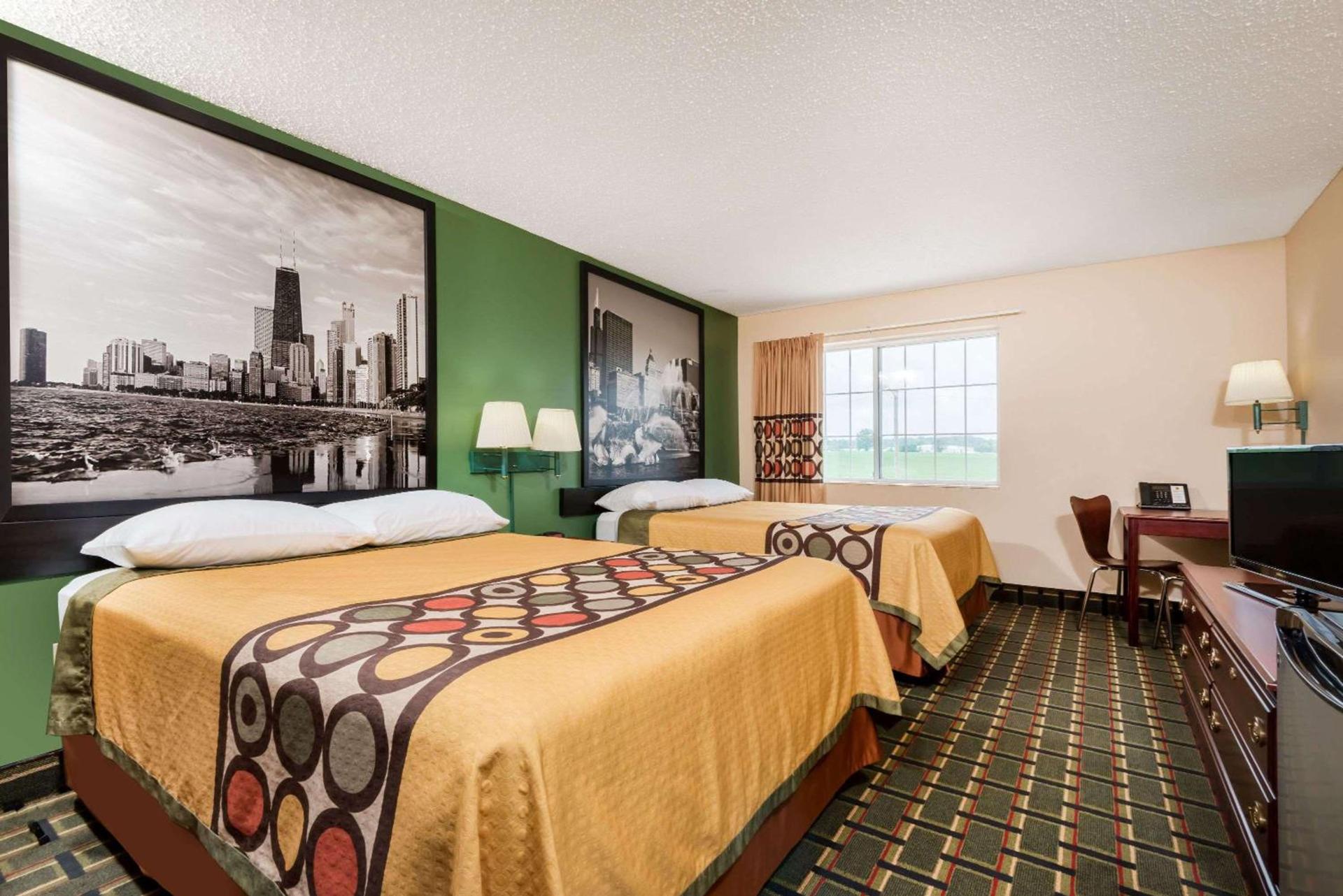 Super 8 by Wyndham Mt. Carmel IL photo 5