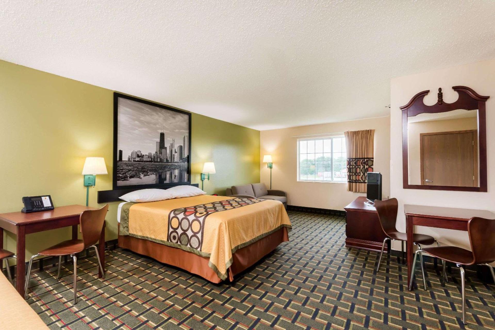 Super 8 by Wyndham Mt. Carmel IL photo 12