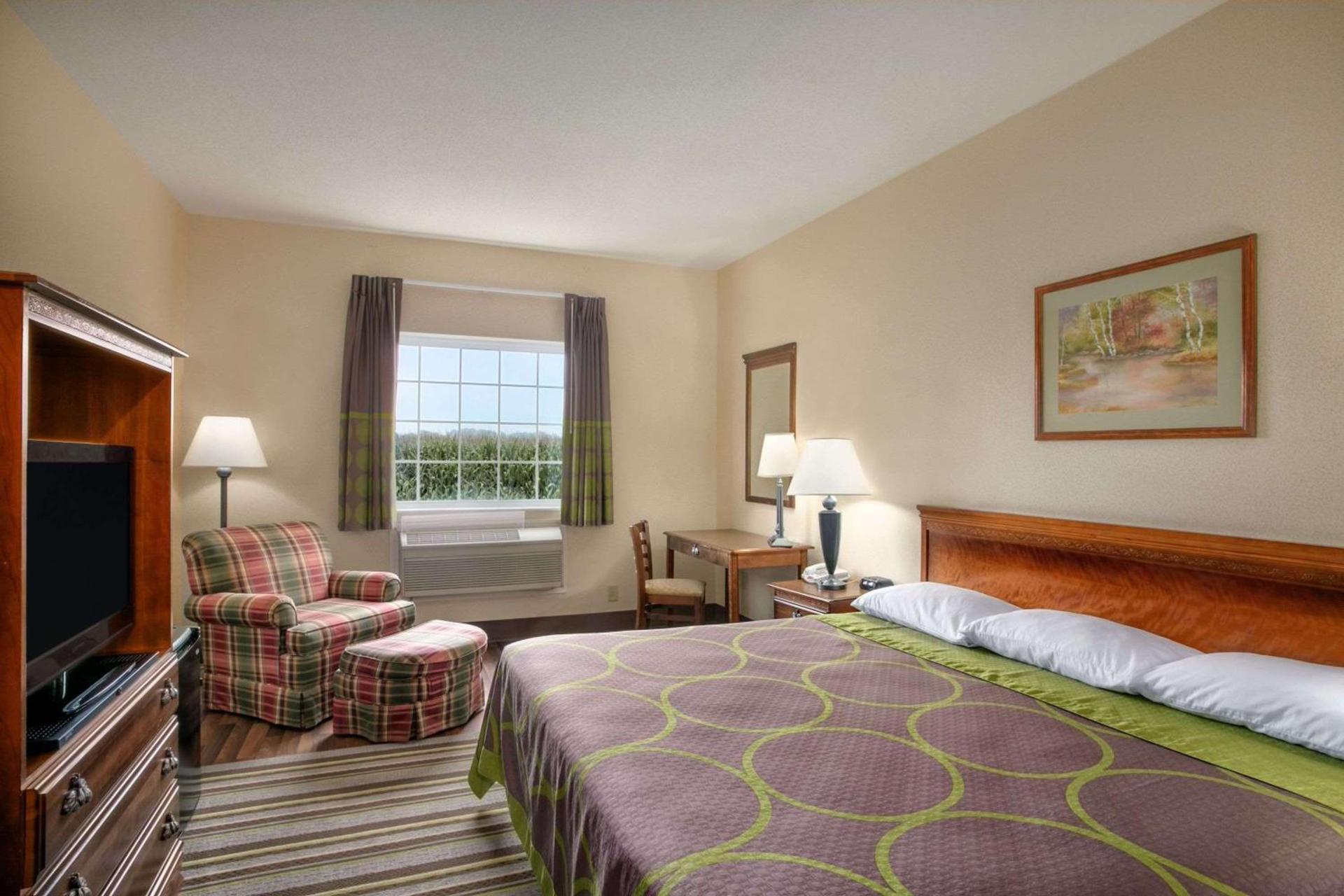 Super 8 by Wyndham Grayville photo 3
