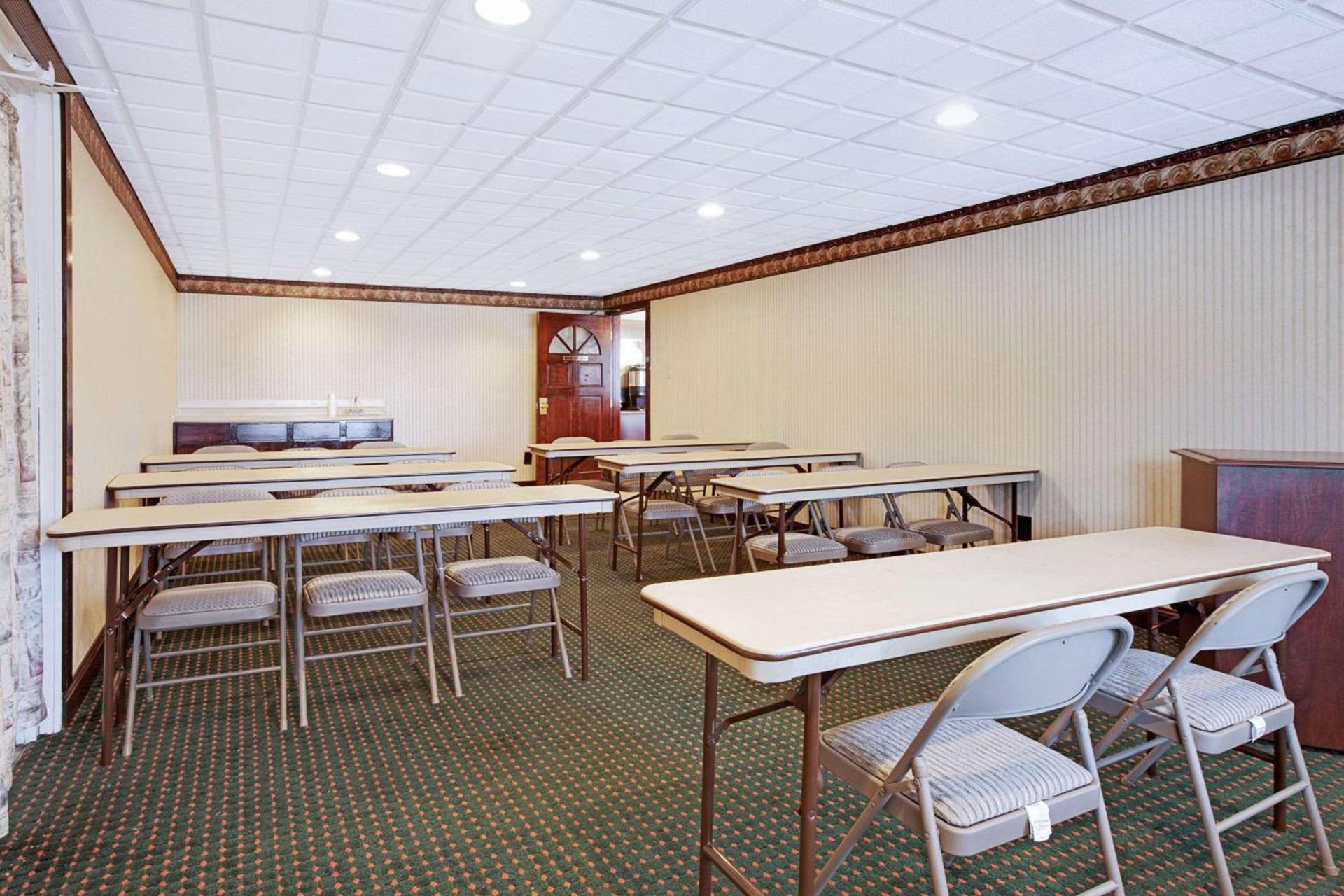 Knights Inn Mount Laurel photo 18