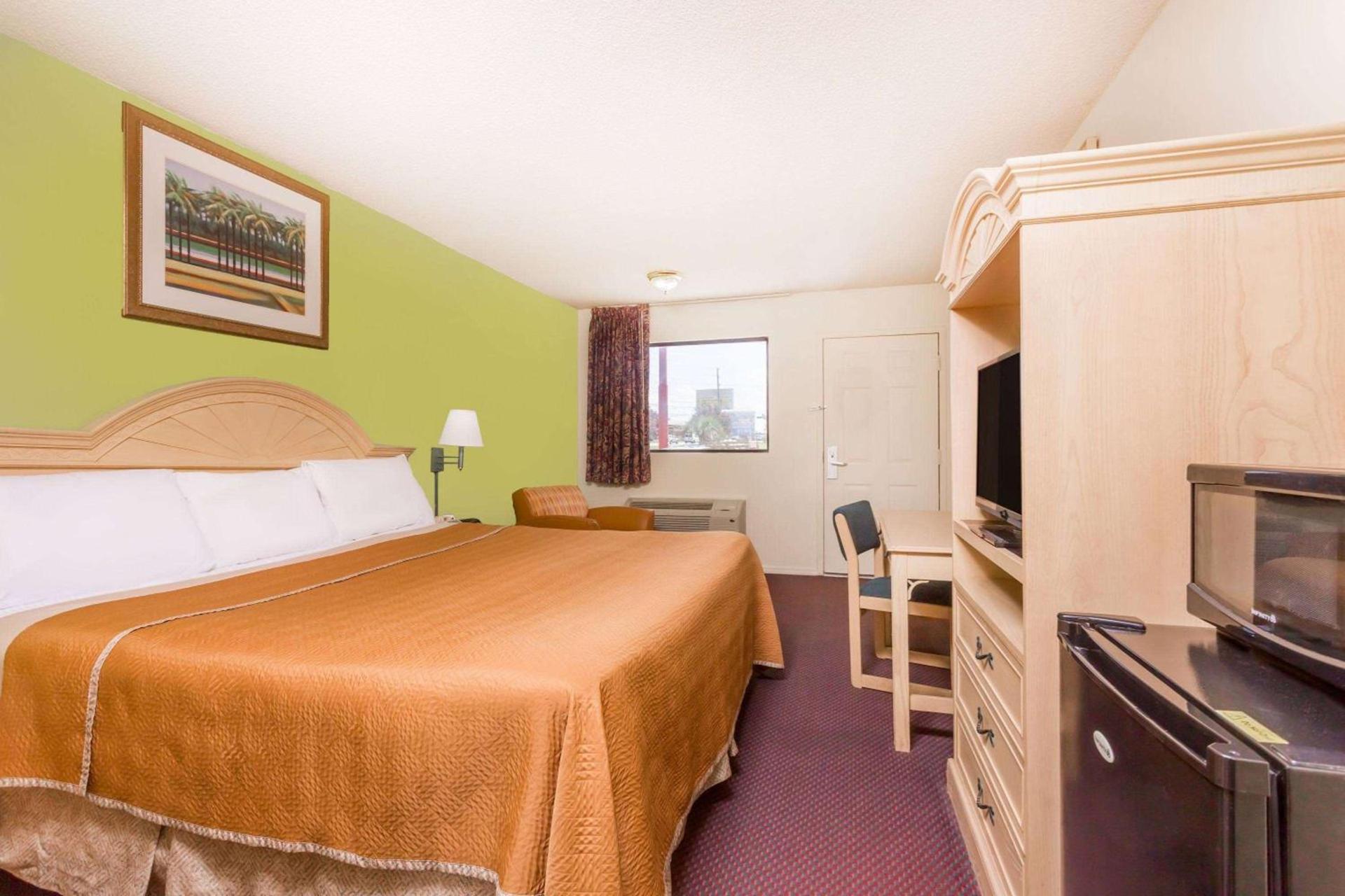 Travelodge by Wyndham Cordele photo 16