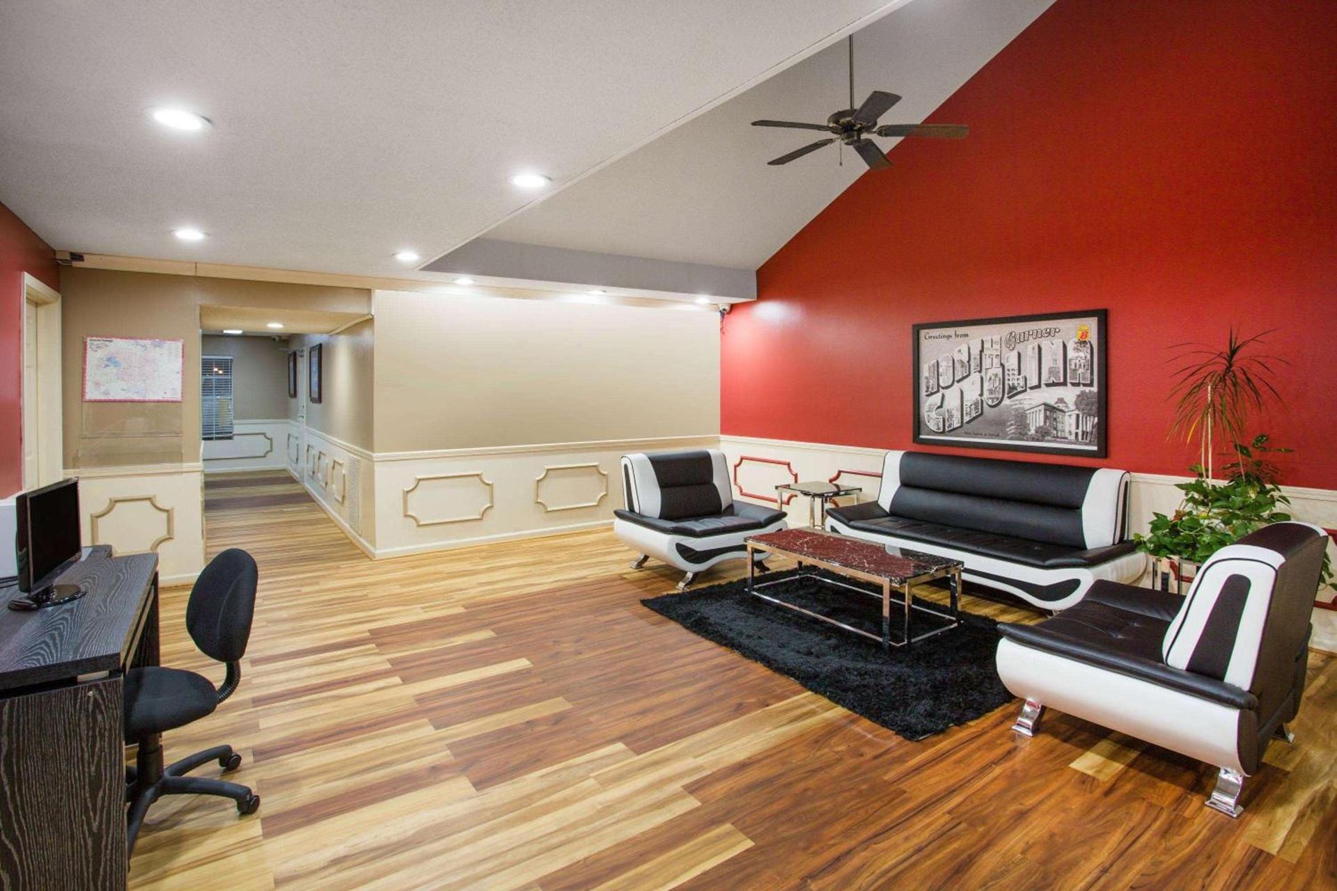 Super 8 by Wyndham Garner/Clayton/Raleigh photo 16