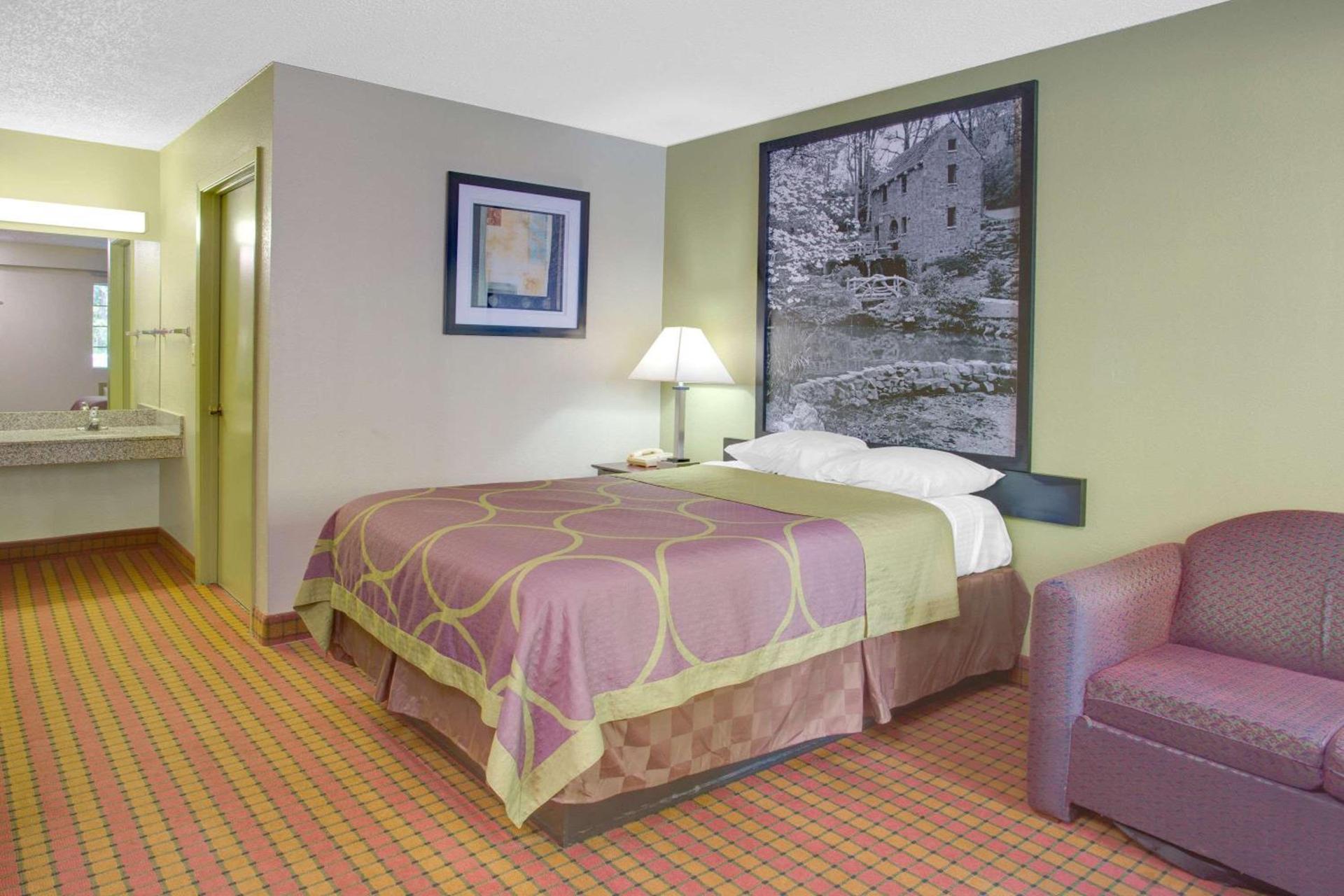 Super 8 by Wyndham Monticello AR photo 37