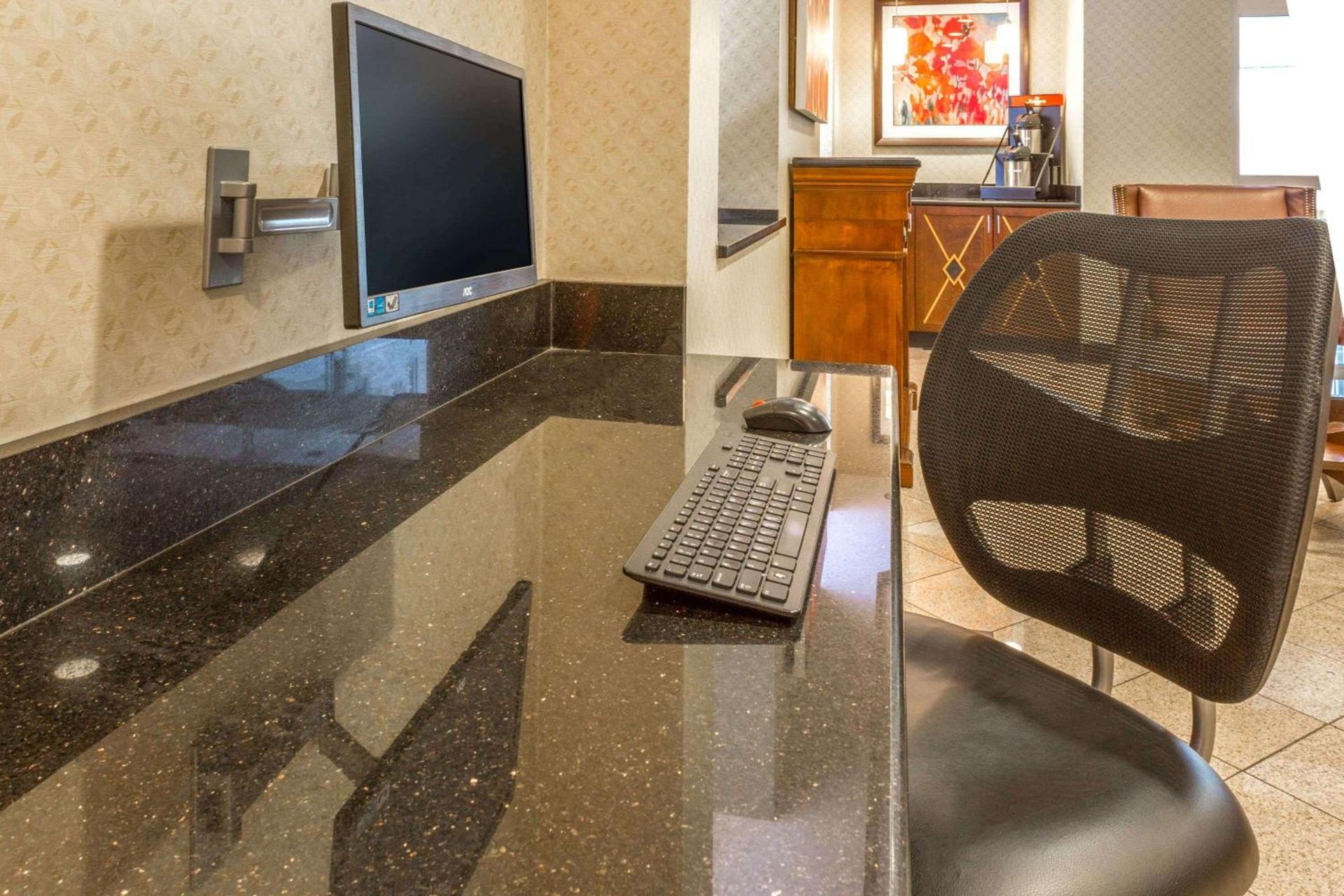Travelodge by Wyndham Silver Spring photo 15