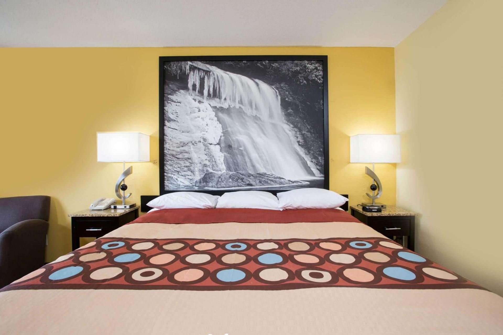 Super 8 by Wyndham Garner/Clayton/Raleigh photo 22