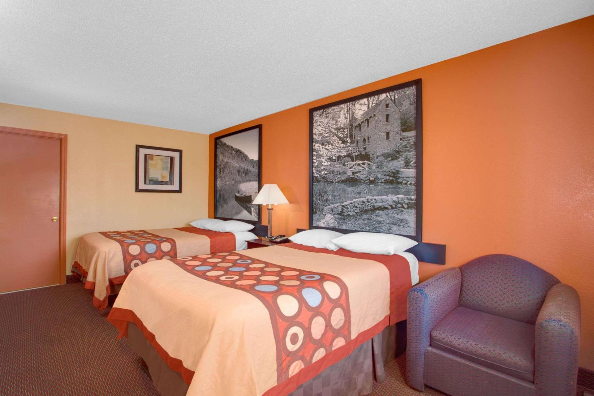 Super 8 by Wyndham Monticello AR photo 36