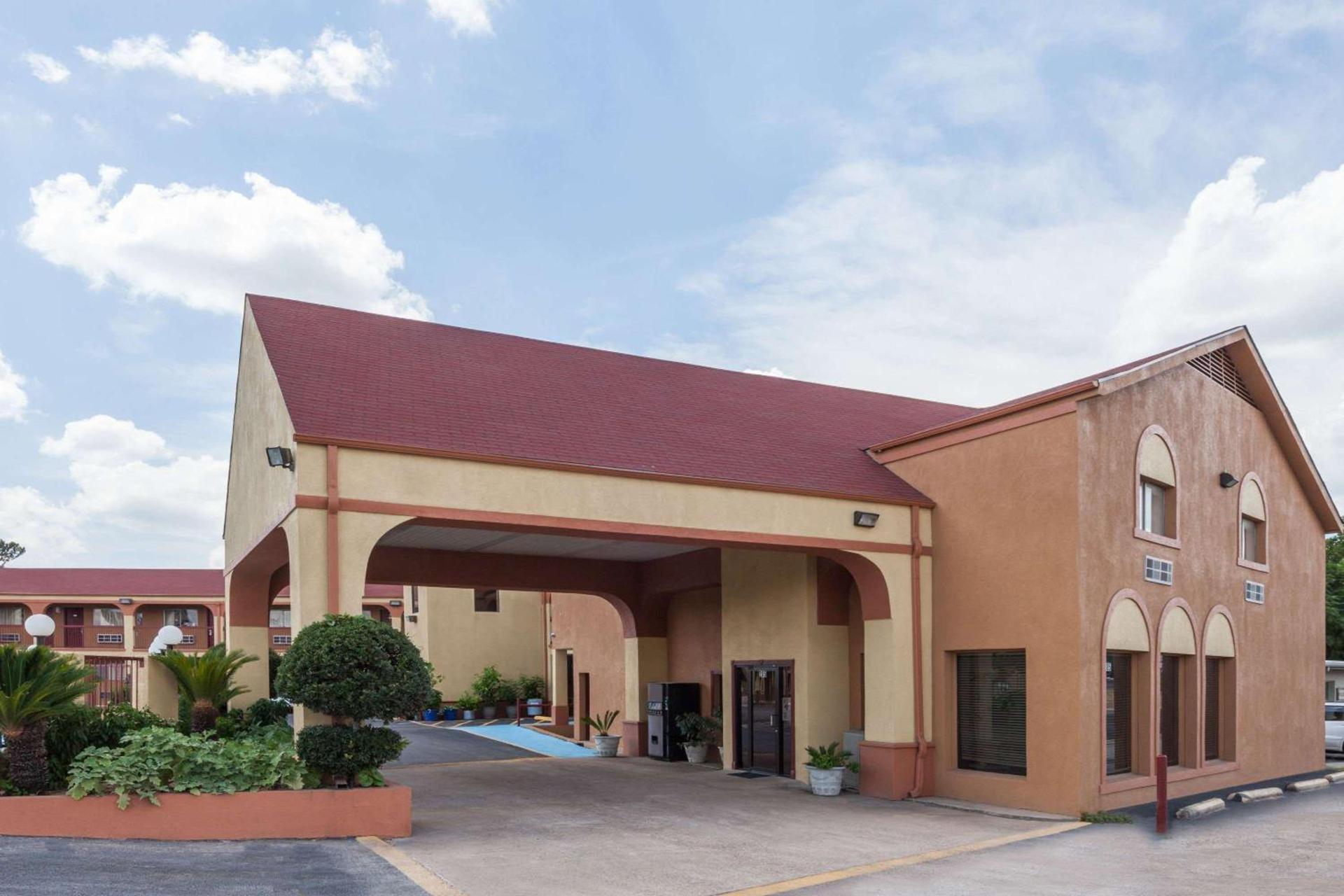 Super 8 by Wyndham Athens TX — hotel in Athens