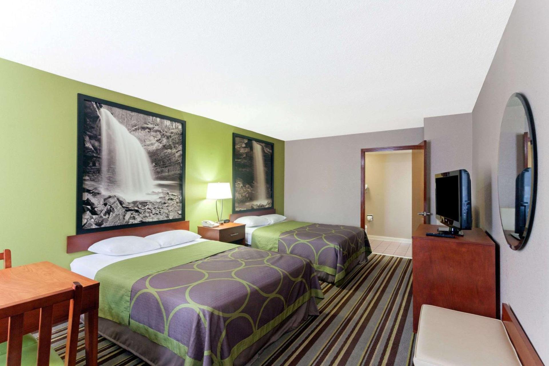 Super 8 by Wyndham Clarksville Northeast photo 8