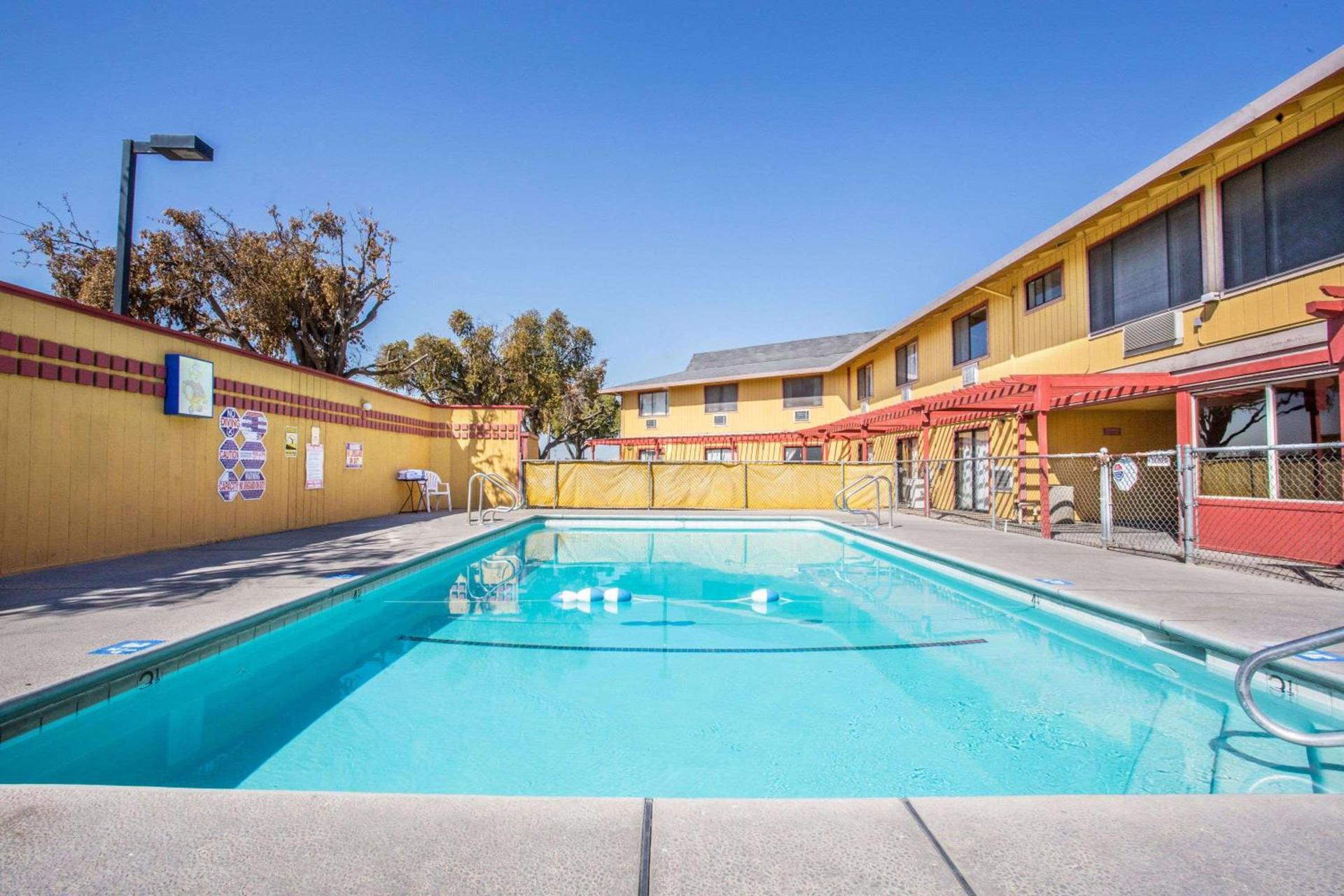 Travelodge by Wyndham Turlock photo 3