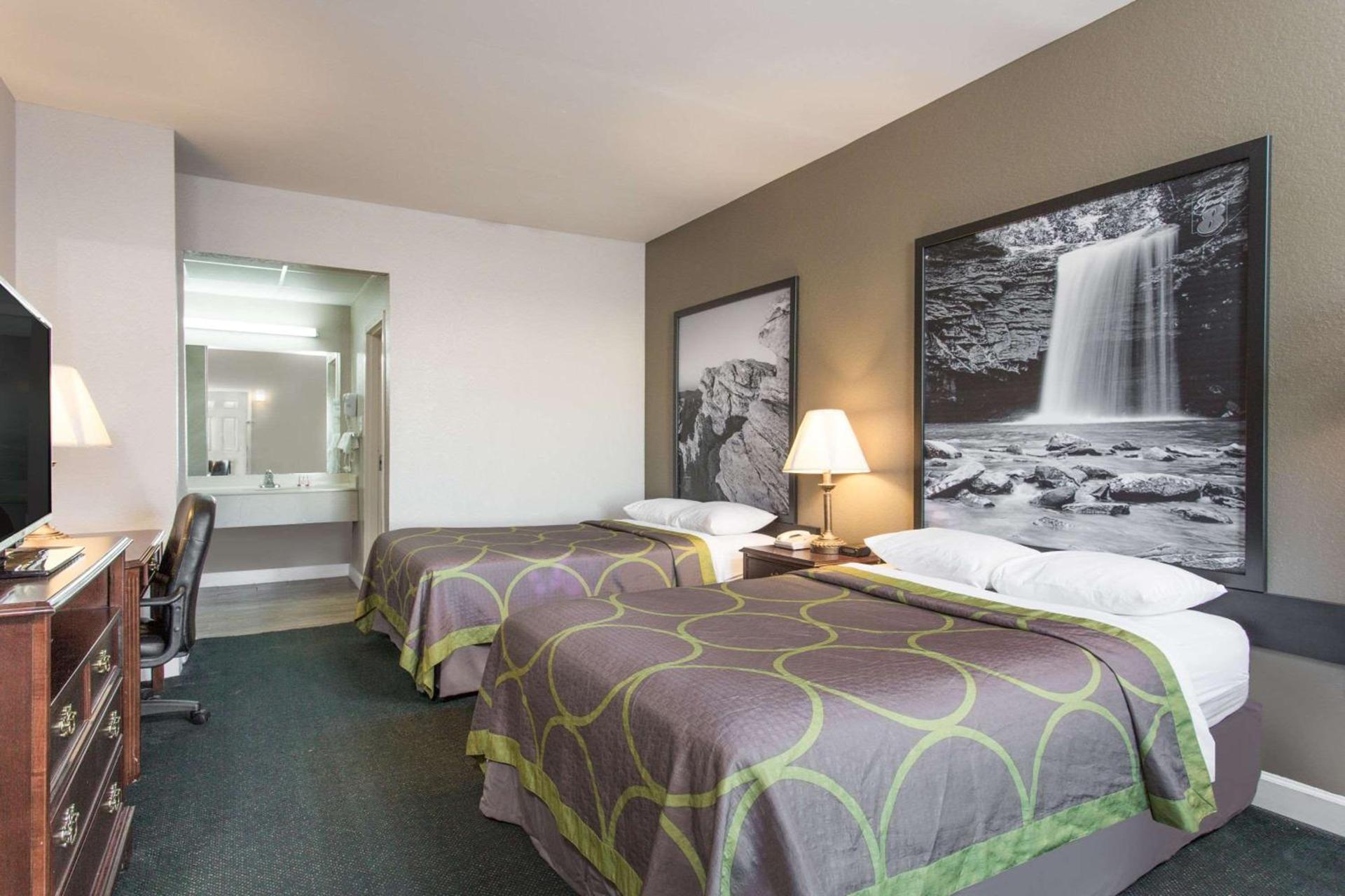 Super 8 by Wyndham Petersburg photo 9