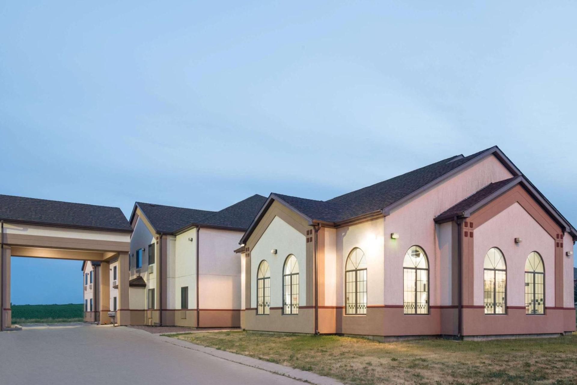 Super 8 by Wyndham Sisseton photo 1