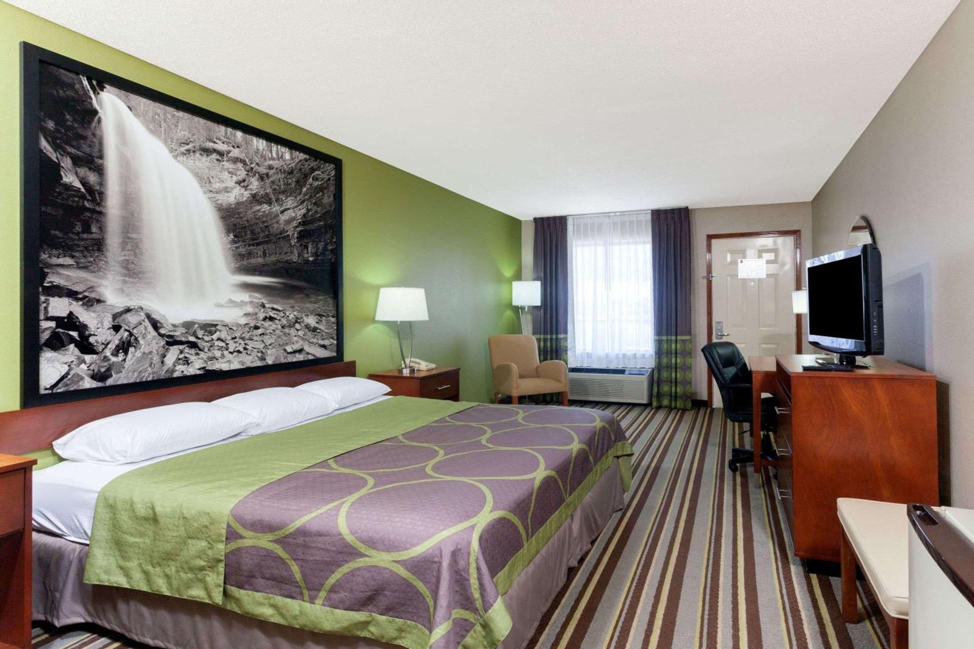 Super 8 by Wyndham Clarksville Northeast photo 7
