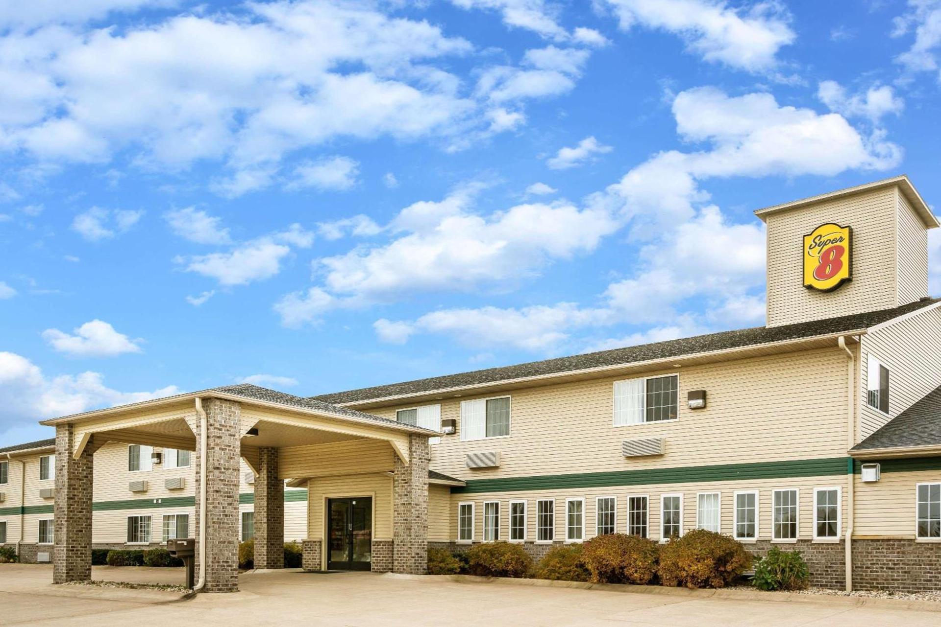 Super 8 by Wyndham Neillsville WI photo 1
