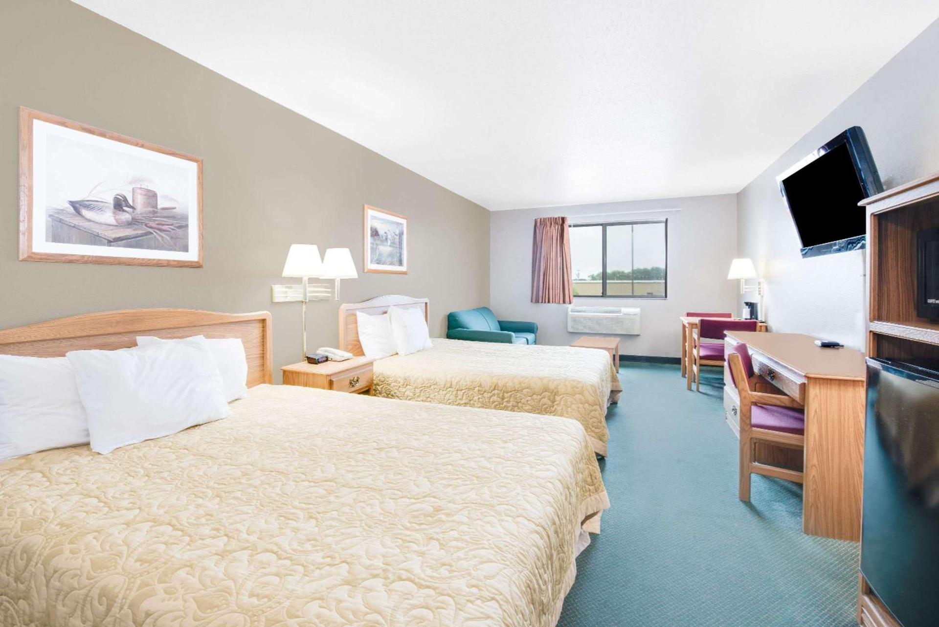 Super 8 by Wyndham Sisseton photo 6