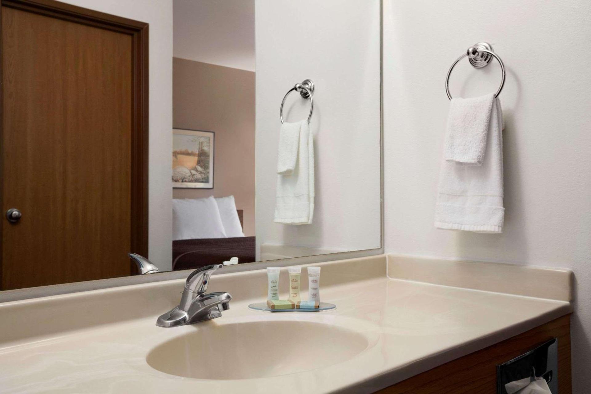 Travelodge by Wyndham Elko NV photo 47