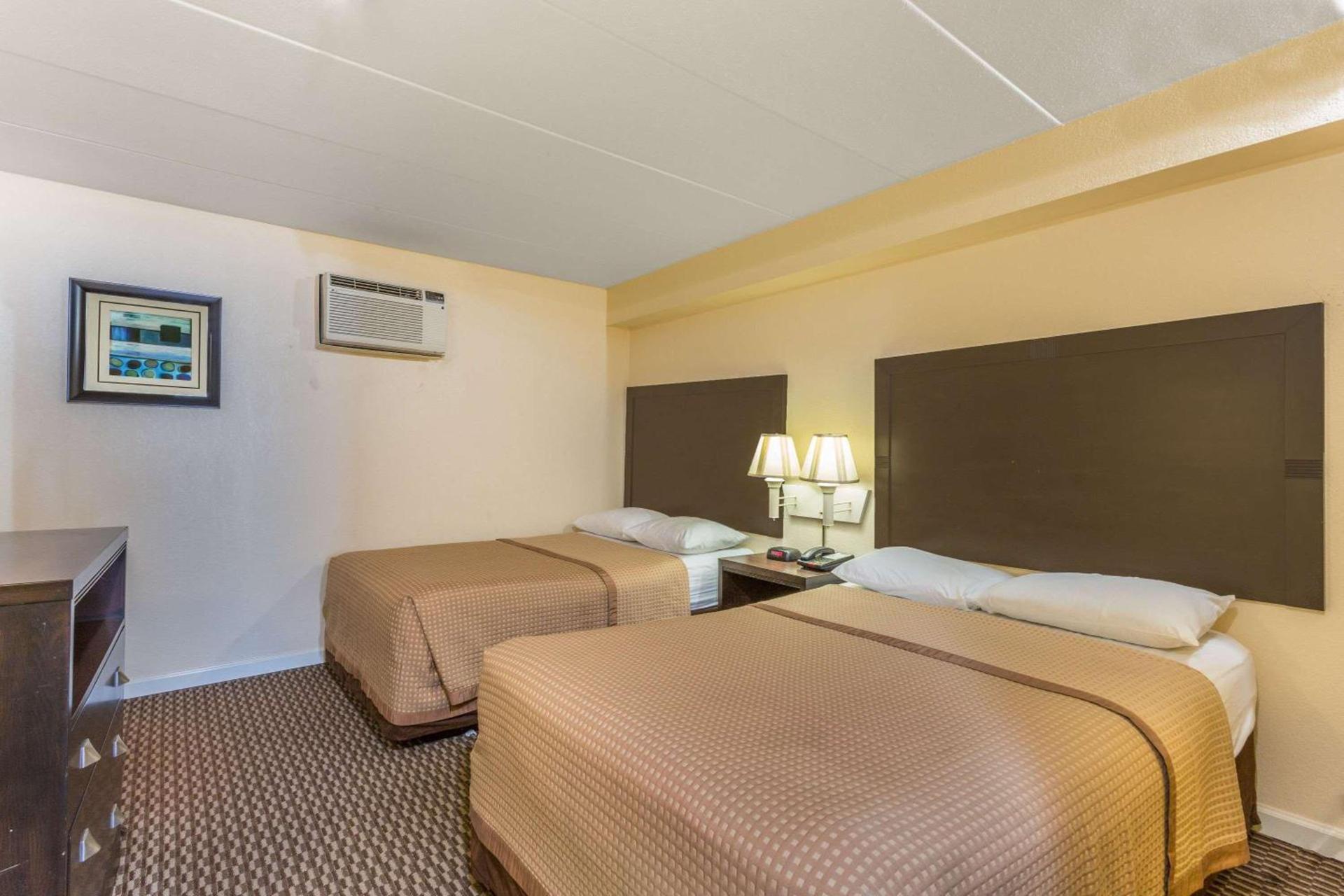 Aquarius Oceanfront Hotel photo 16